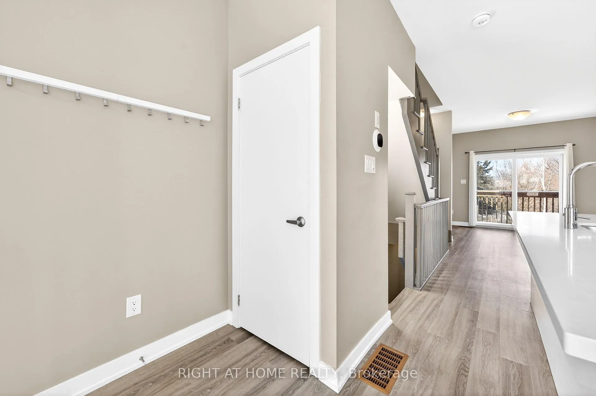 Photo 24 of 48 Markle Crescent, Hamilton, Ancaster — HOMEH