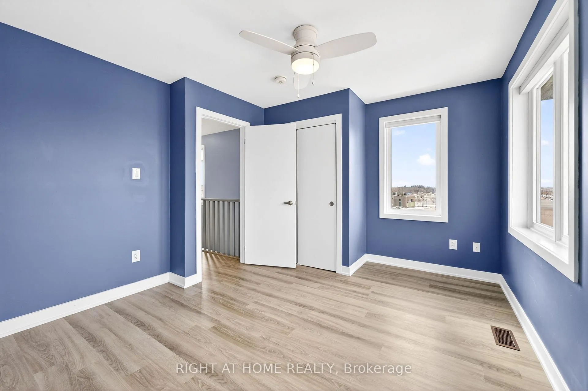 Photo 36 of 48 Markle Crescent, Hamilton, Ancaster — HOMEH