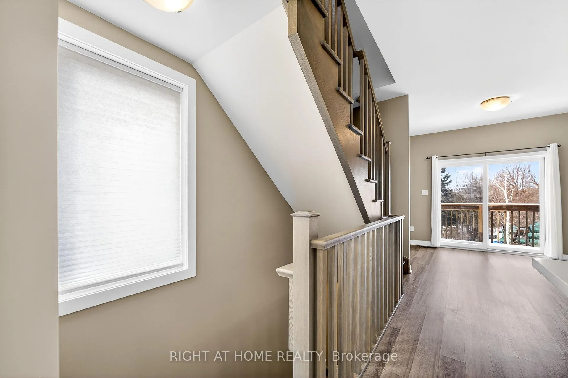 Photo 38 of 48 Markle Crescent, Hamilton, Ancaster — HOMEH