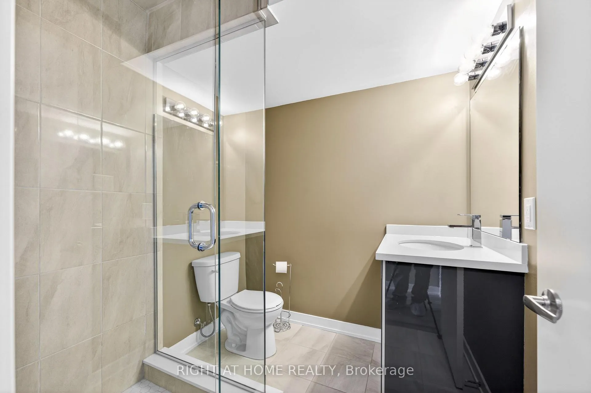Photo 39 of 48 Markle Crescent, Hamilton, Ancaster — HOMEH