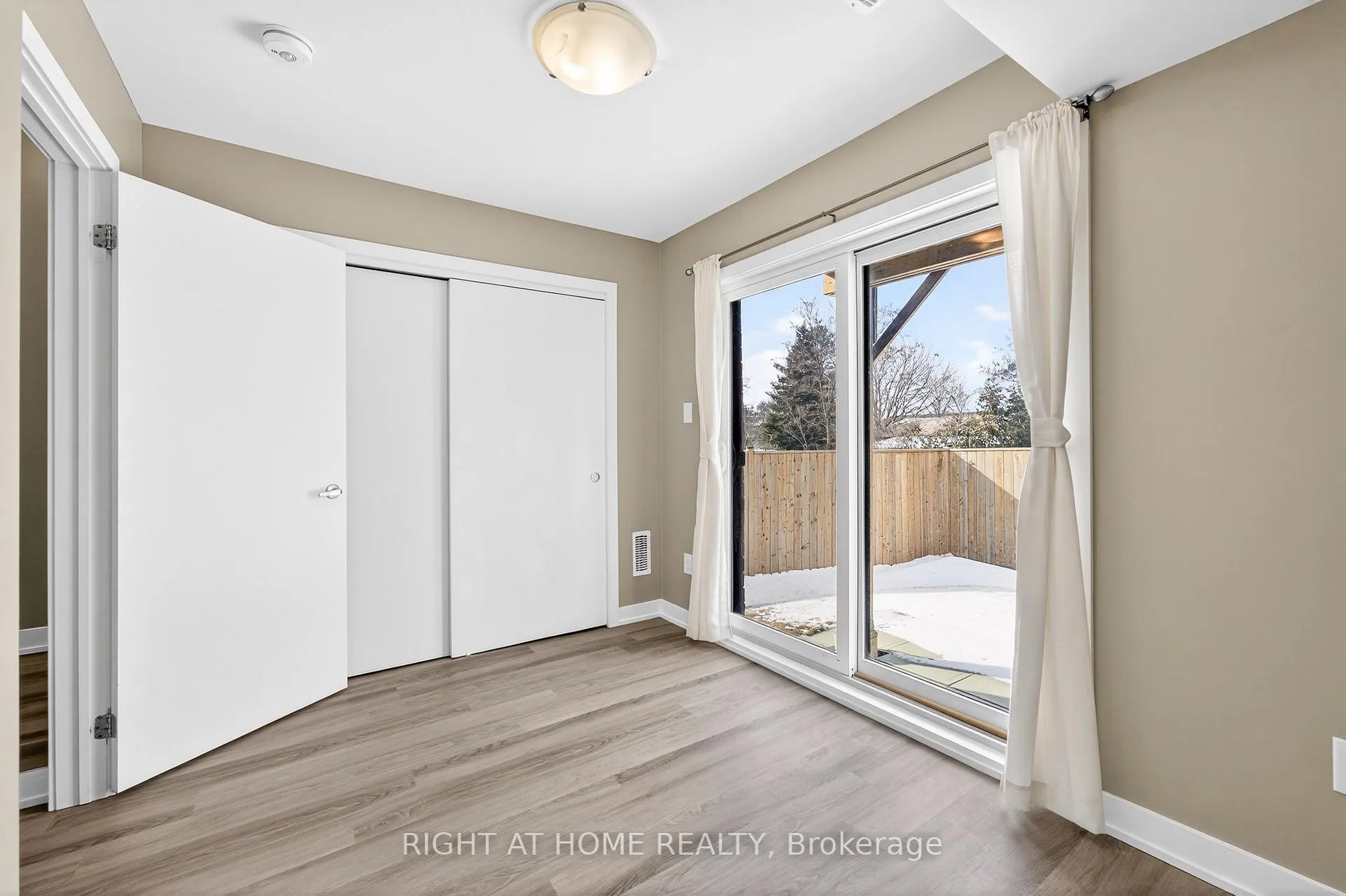 Photo 40 of 48 Markle Crescent, Hamilton, Ancaster — HOMEH