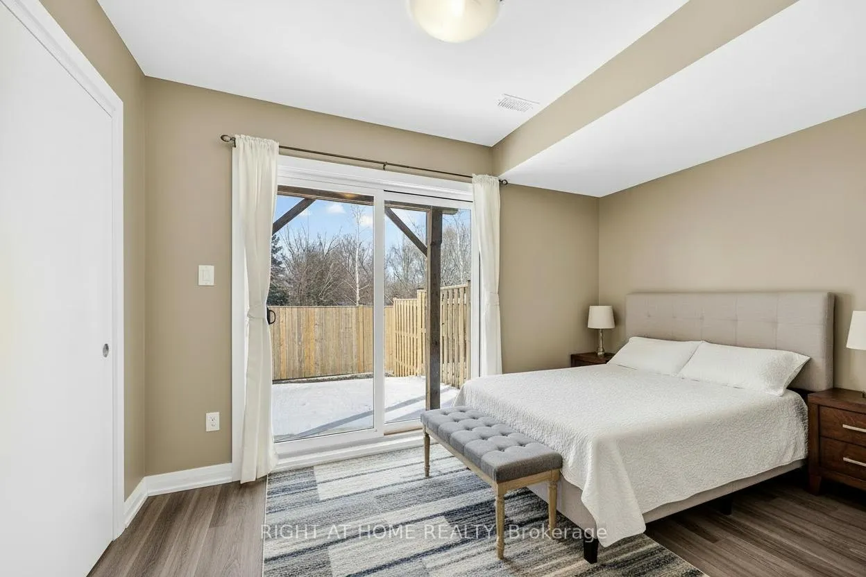 Photo 42 of 48 Markle Crescent, Hamilton, Ancaster — HOMEH