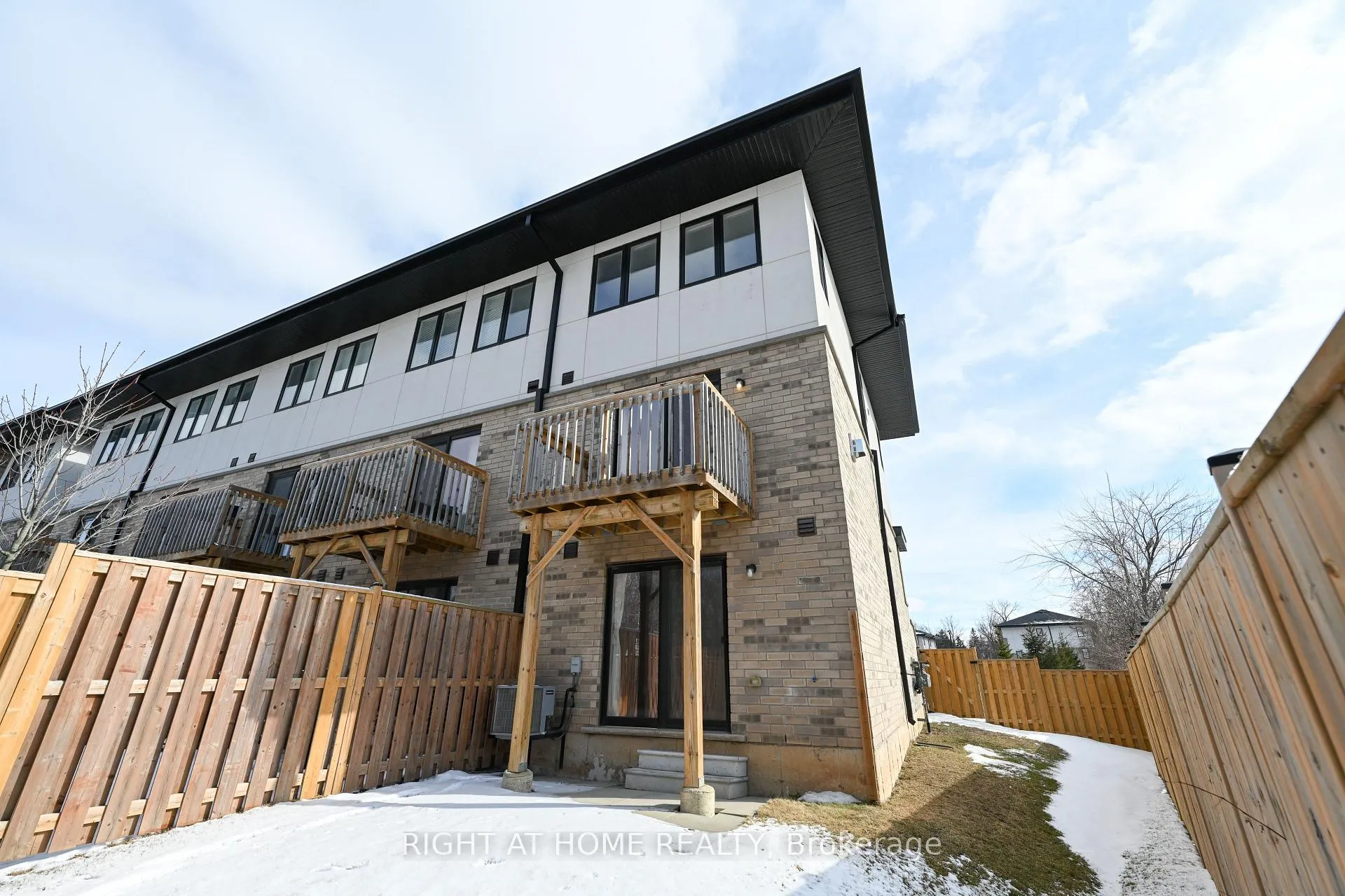 Photo 46 of 48 Markle Crescent, Hamilton, Ancaster — HOMEH