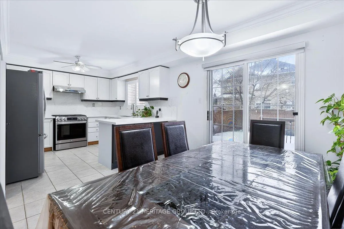Photo 14 of 209 Fitzgerald Crescent, Milton, Dempsey — HOMEH