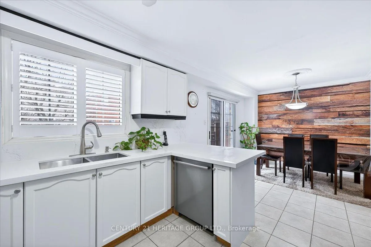 Photo 18 of 209 Fitzgerald Crescent, Milton, Dempsey — HOMEH