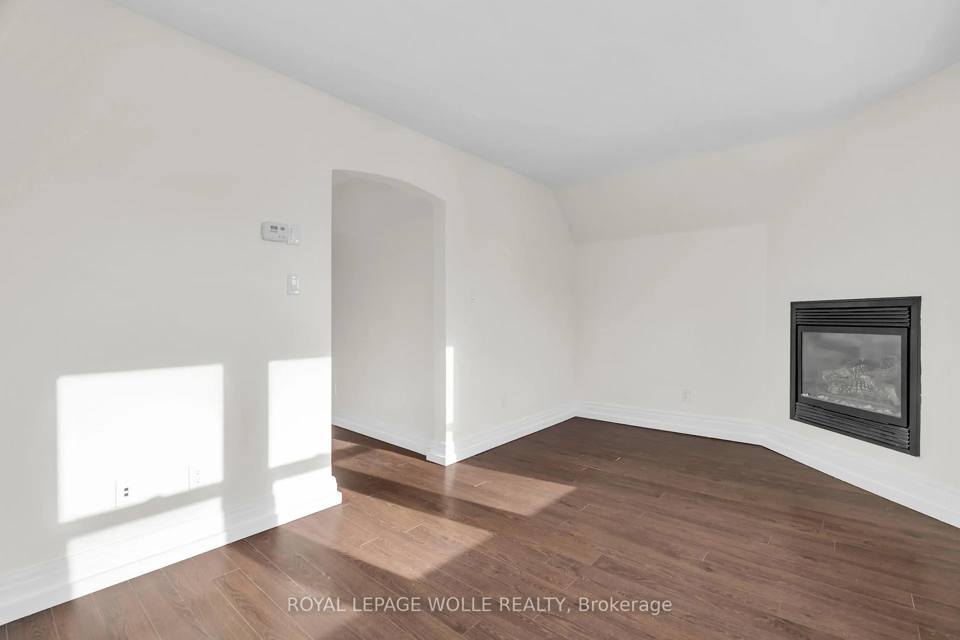 Photo 4 of Unit D (Upper), 98 Church Street, Kitchener — HOMEH