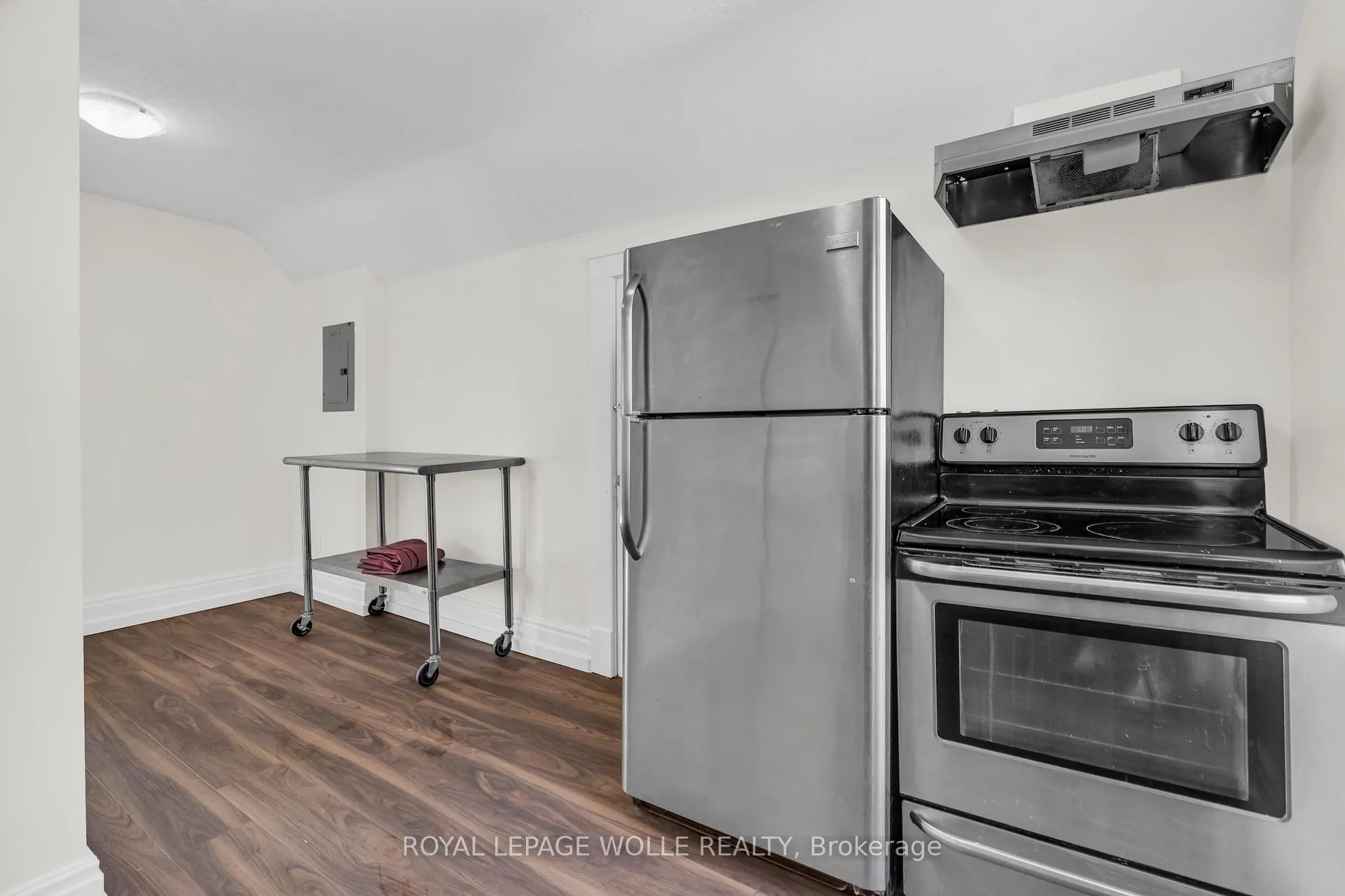 Photo 8 of Unit D (Upper), 98 Church Street, Kitchener — HOMEH