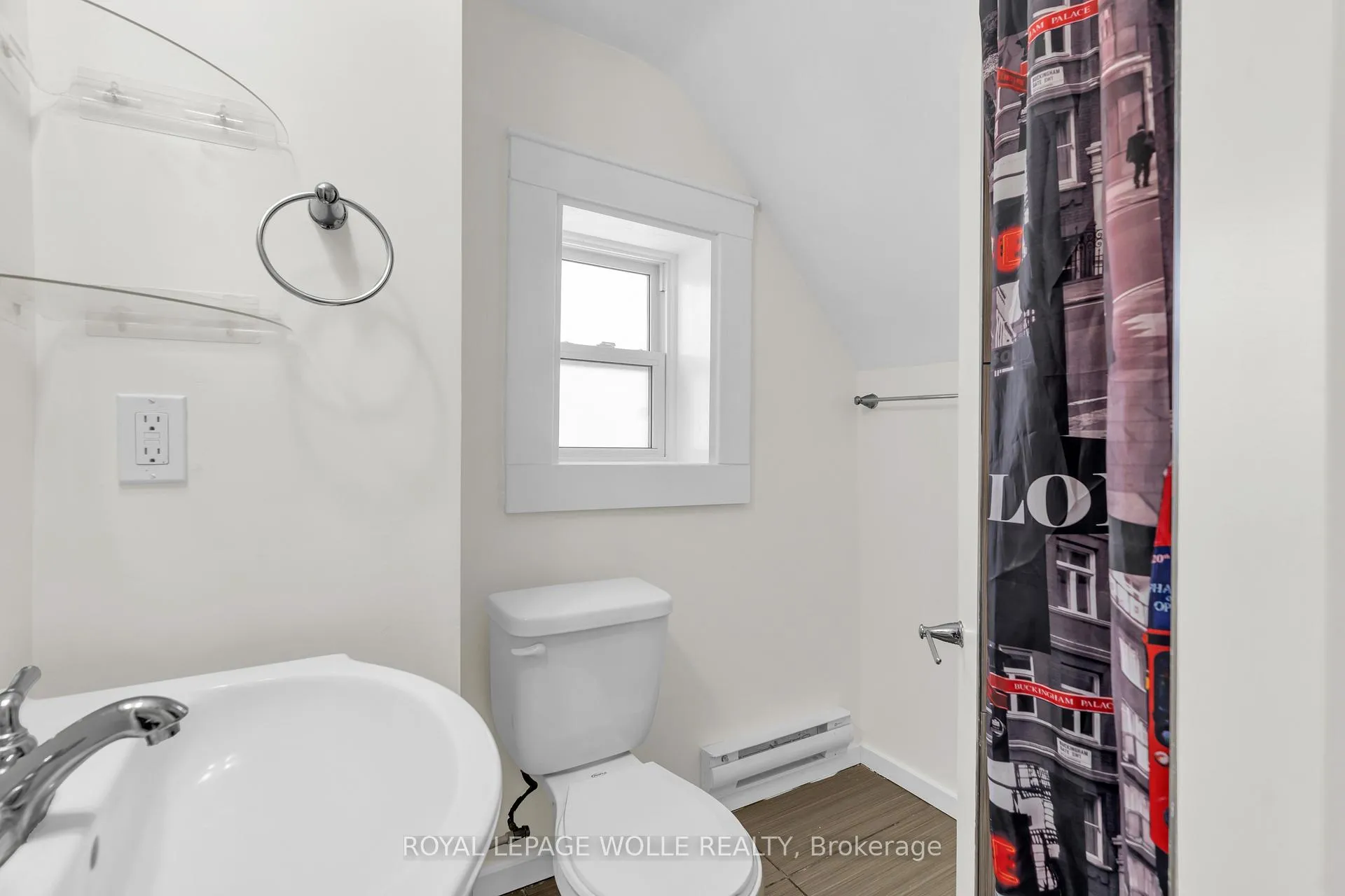 Photo 16 of Unit D (Upper), 98 Church Street, Kitchener — HOMEH
