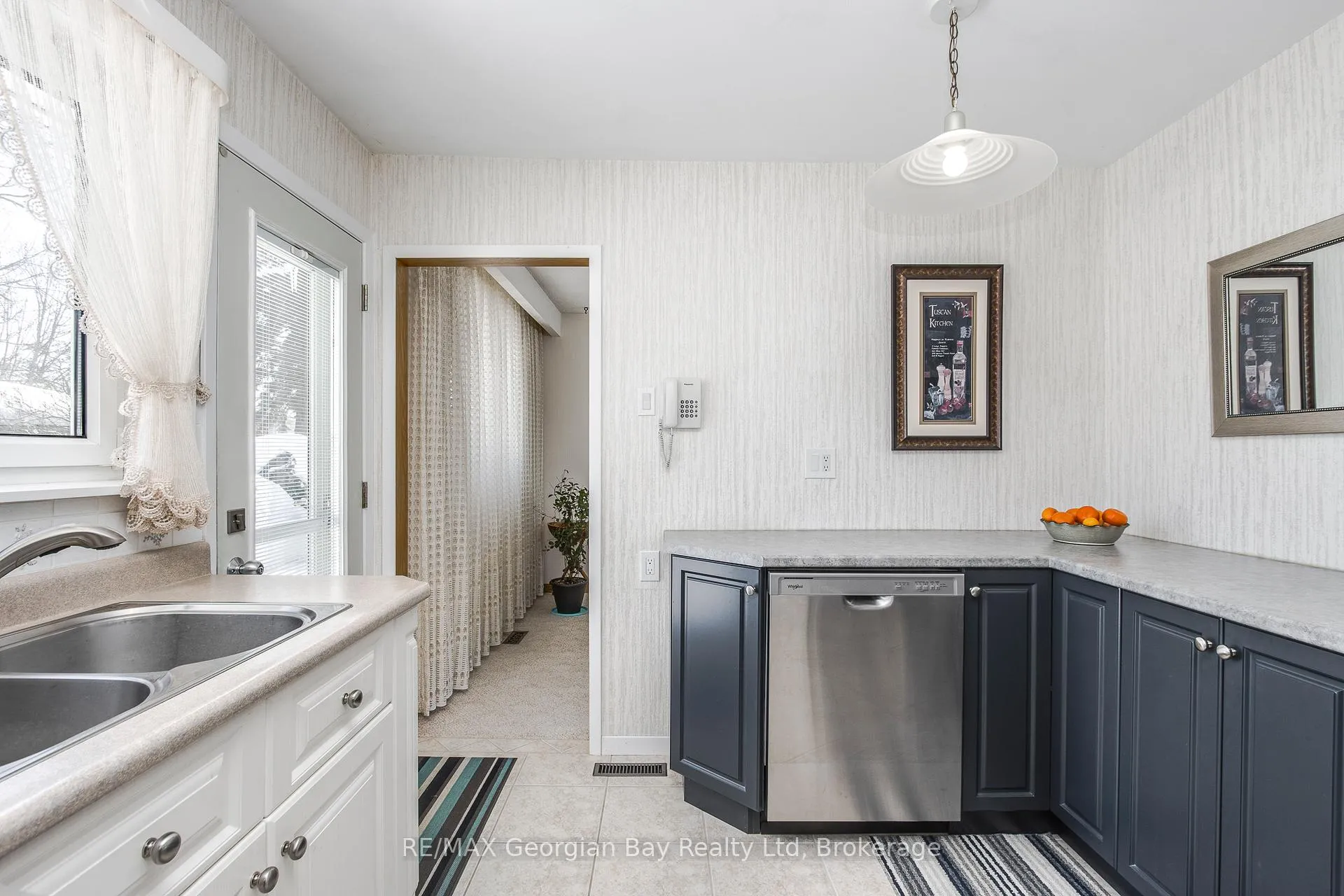 Photo 3 of 306 Cedar Street, Midland — HOMEH
