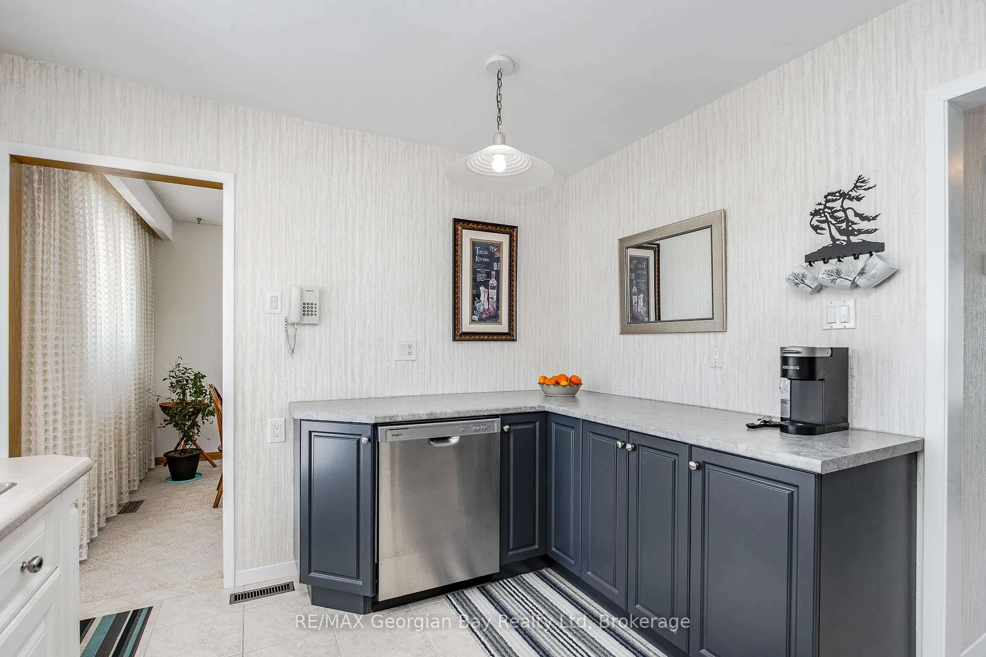 Photo 5 of 306 Cedar Street, Midland — HOMEH