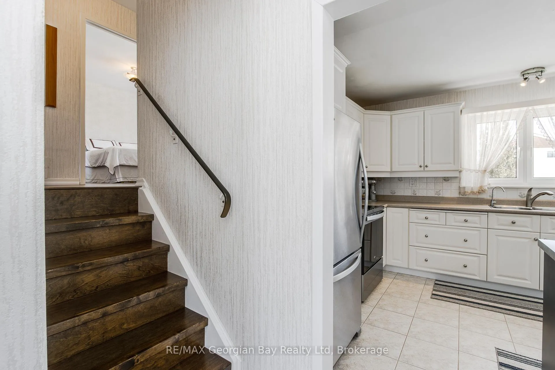 Photo 7 of 306 Cedar Street, Midland — HOMEH