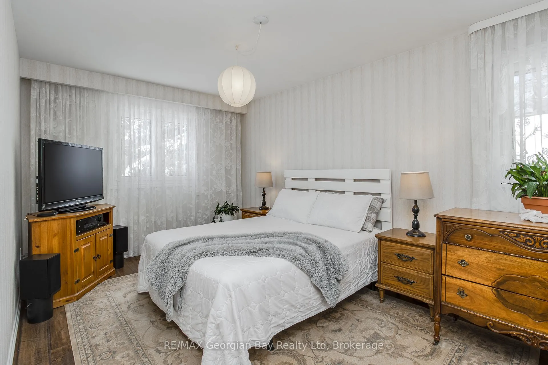 Photo 8 of 306 Cedar Street, Midland — HOMEH
