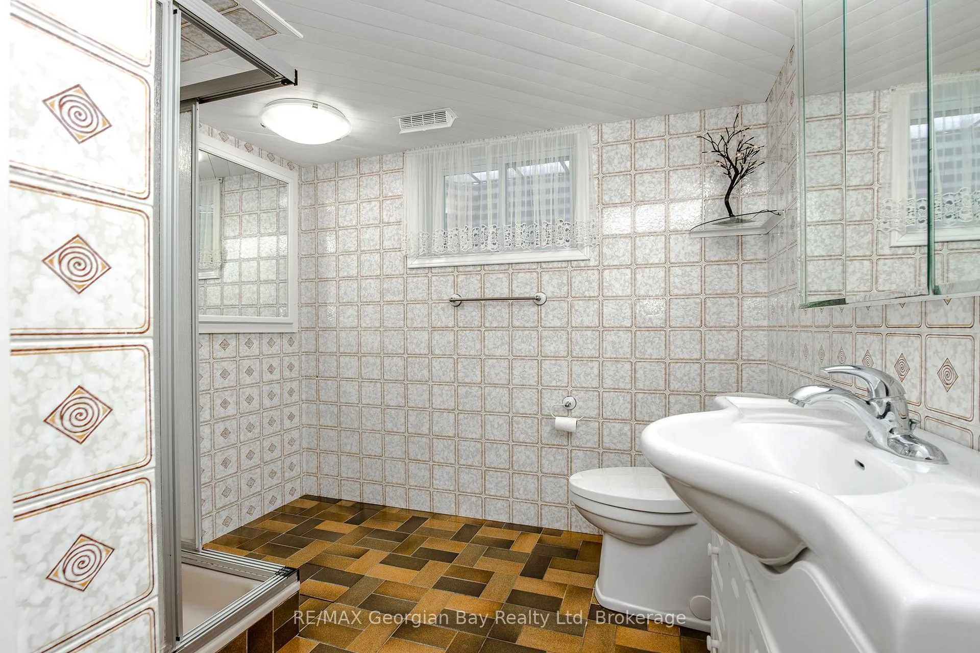 Photo 13 of 306 Cedar Street, Midland — HOMEH