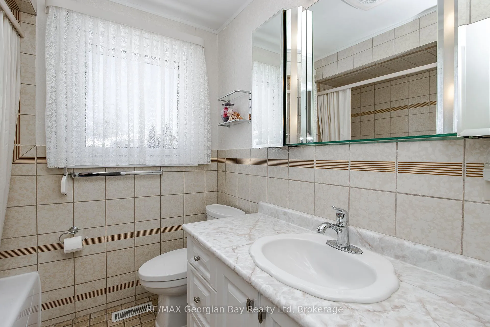 Photo 32 of 306 Cedar Street, Midland — HOMEH