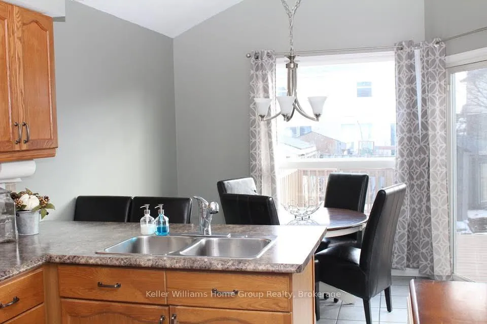 Photo 6 of 218 Silurian Drive, Guelph, Grange Road — HOMEH