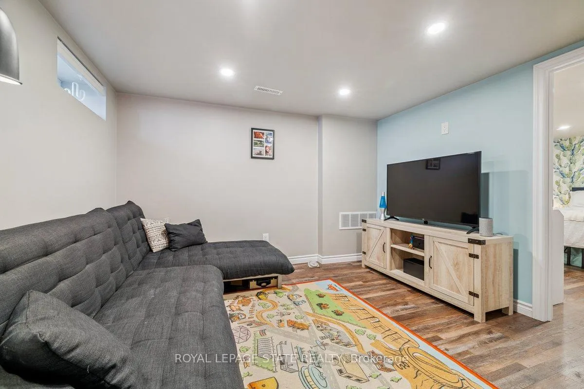 Photo 24 of 41 Baldwin Street, Hamilton, Dundas — HOMEH