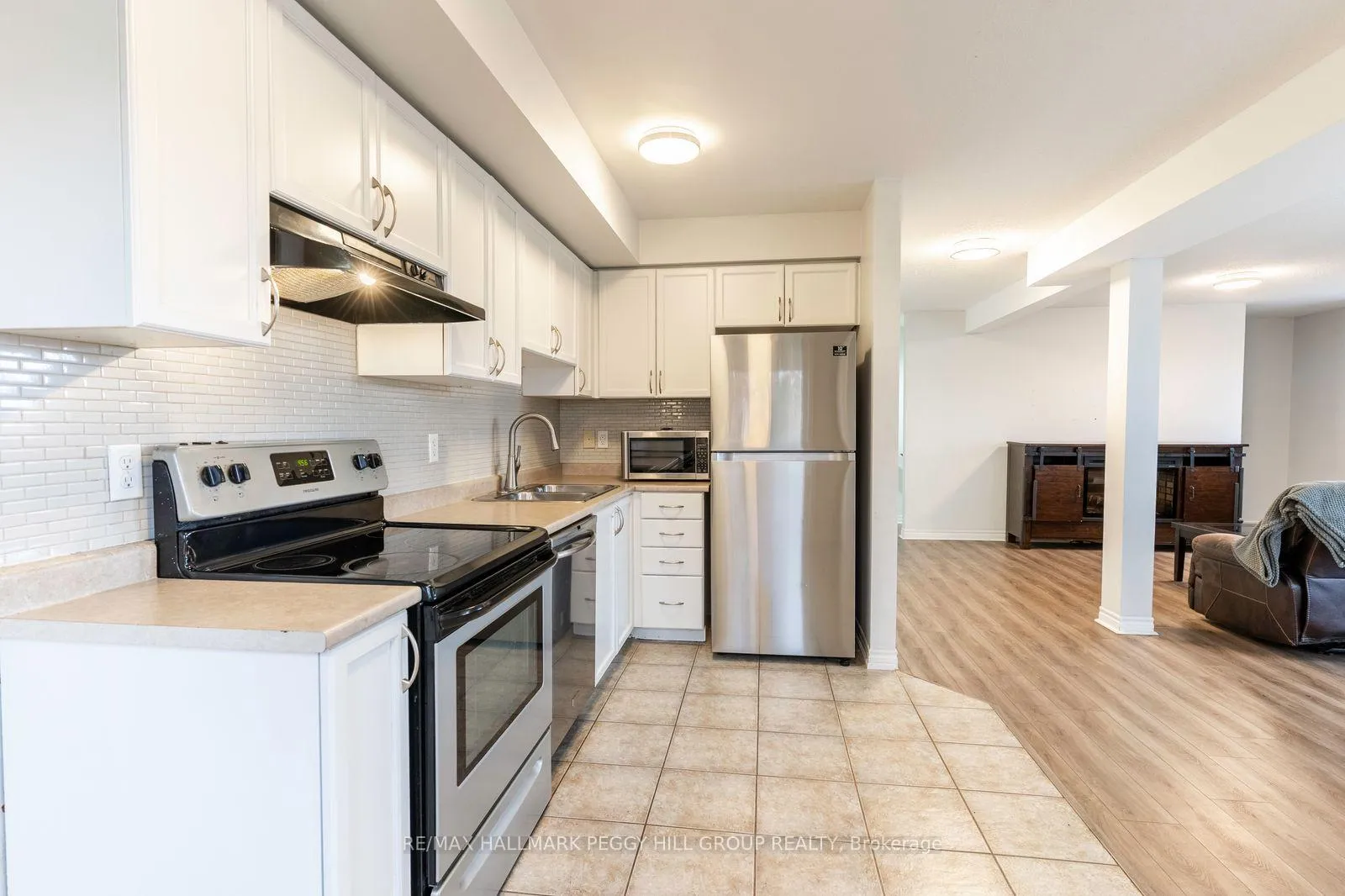 Photo 5 of Unit 2, 141 Sydenham Wells, Barrie, Georgian Drive — HOMEH