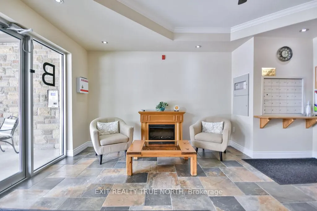 Photo 3 of Unit 107, 19B Yonge Street N, Springwater, Elmvale — HOMEH
