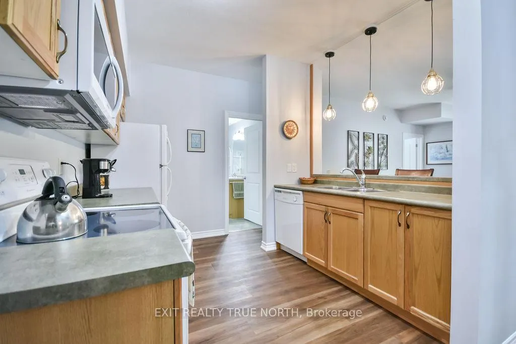 Photo 4 of Unit 107, 19B Yonge Street N, Springwater, Elmvale — HOMEH