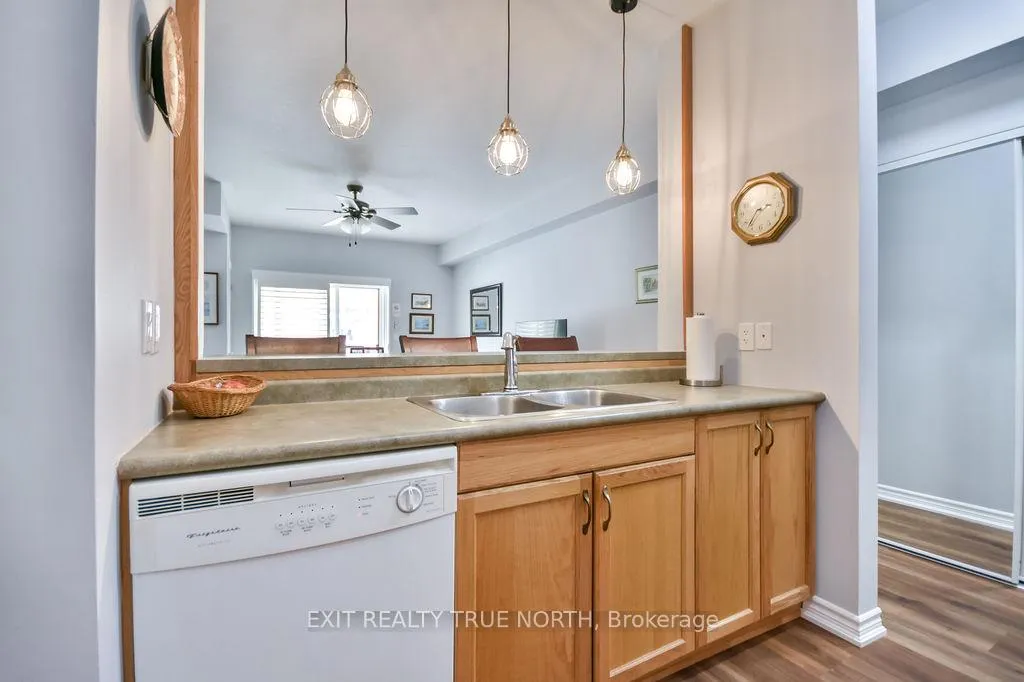 Photo 6 of Unit 107, 19B Yonge Street N, Springwater, Elmvale — HOMEH