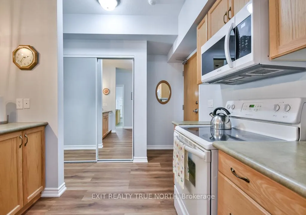 Photo 7 of Unit 107, 19B Yonge Street N, Springwater, Elmvale — HOMEH