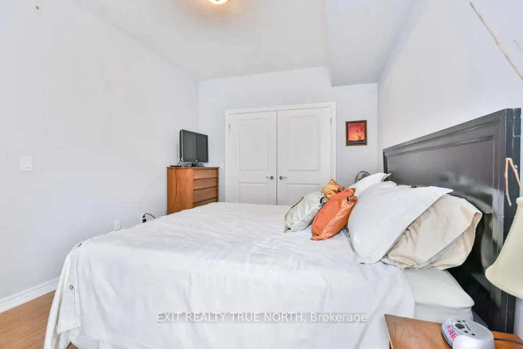 Photo 16 of Unit 107, 19B Yonge Street N, Springwater, Elmvale — HOMEH
