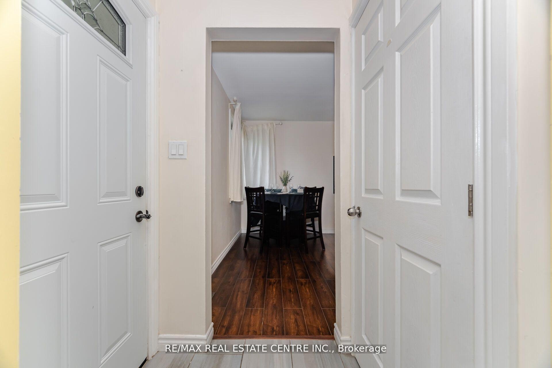 Photo 8 of 19 Seneca Drive, Kitchener — HOMEH