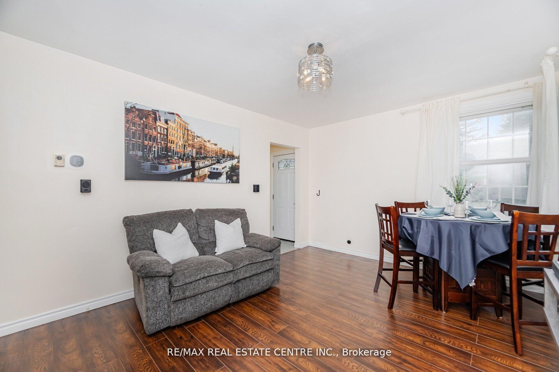 Photo 15 of 19 Seneca Drive, Kitchener — HOMEH