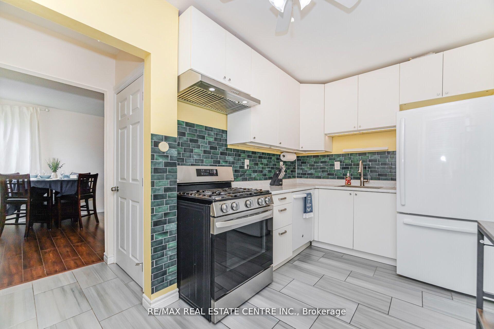 Photo 16 of 19 Seneca Drive, Kitchener — HOMEH