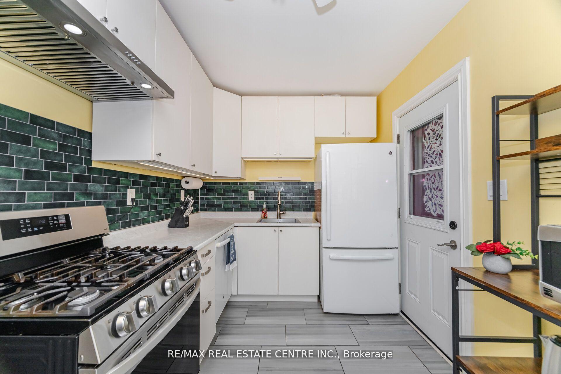 Photo 17 of 19 Seneca Drive, Kitchener — HOMEH