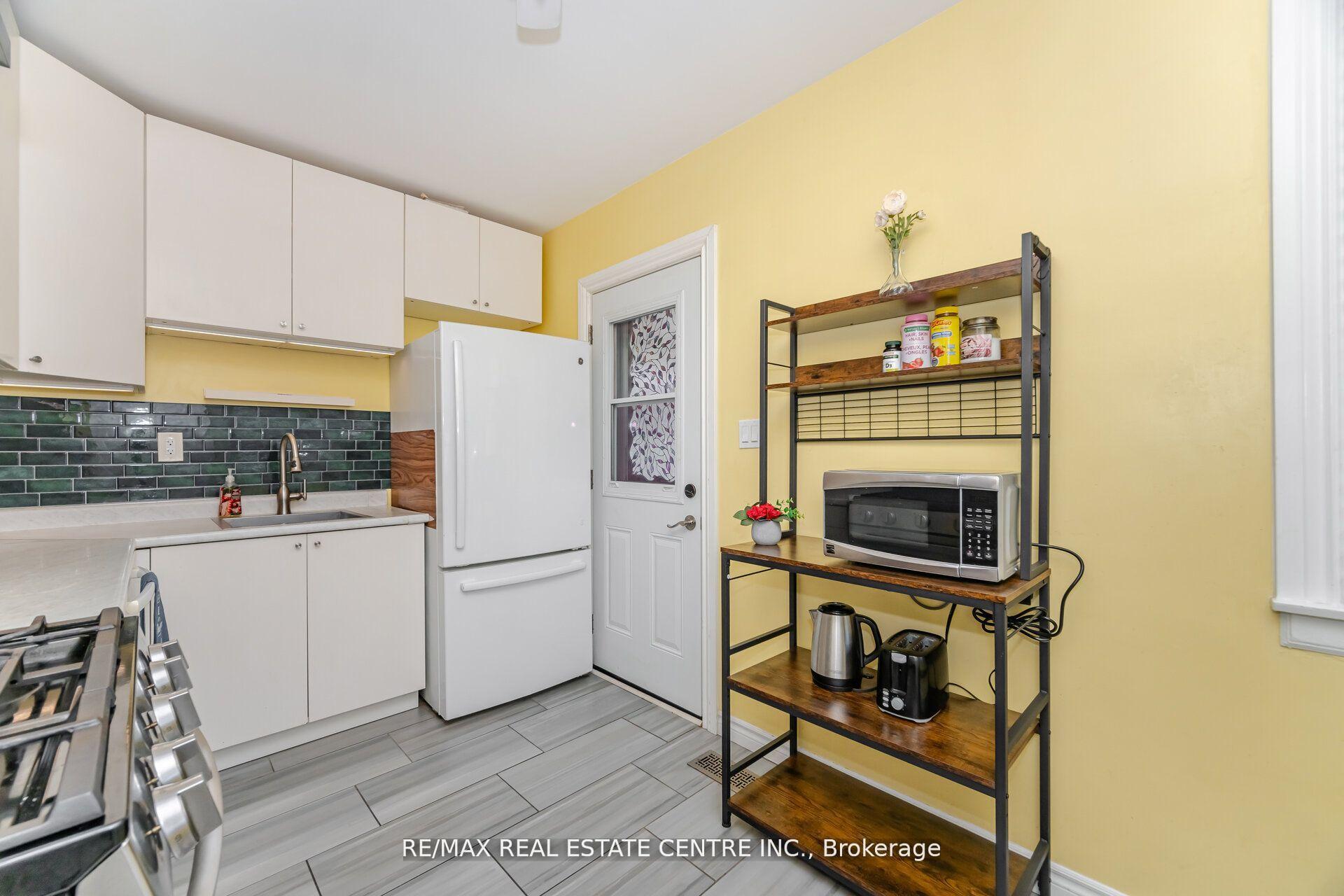 Photo 19 of 19 Seneca Drive, Kitchener — HOMEH