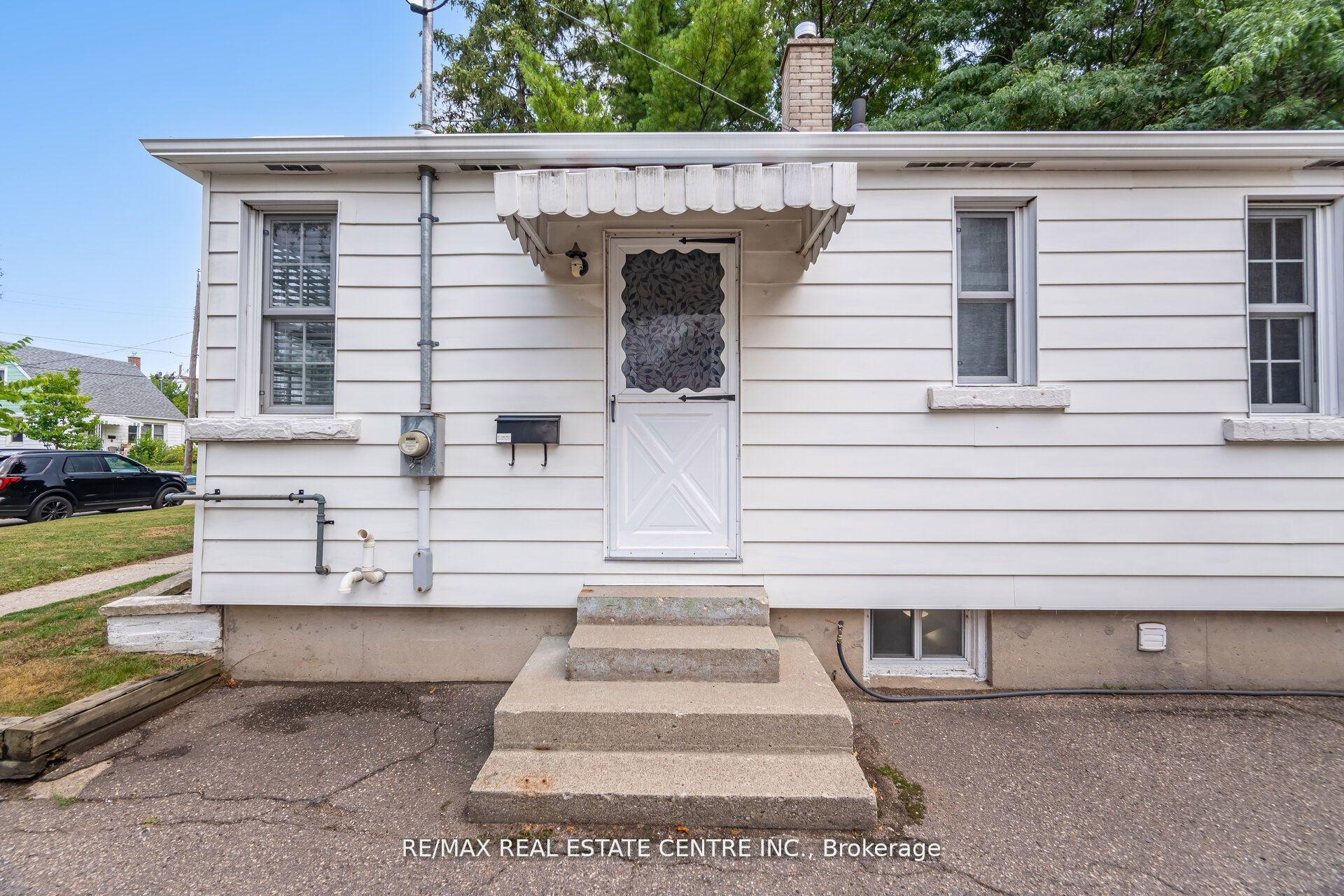 Photo 20 of 19 Seneca Drive, Kitchener — HOMEH