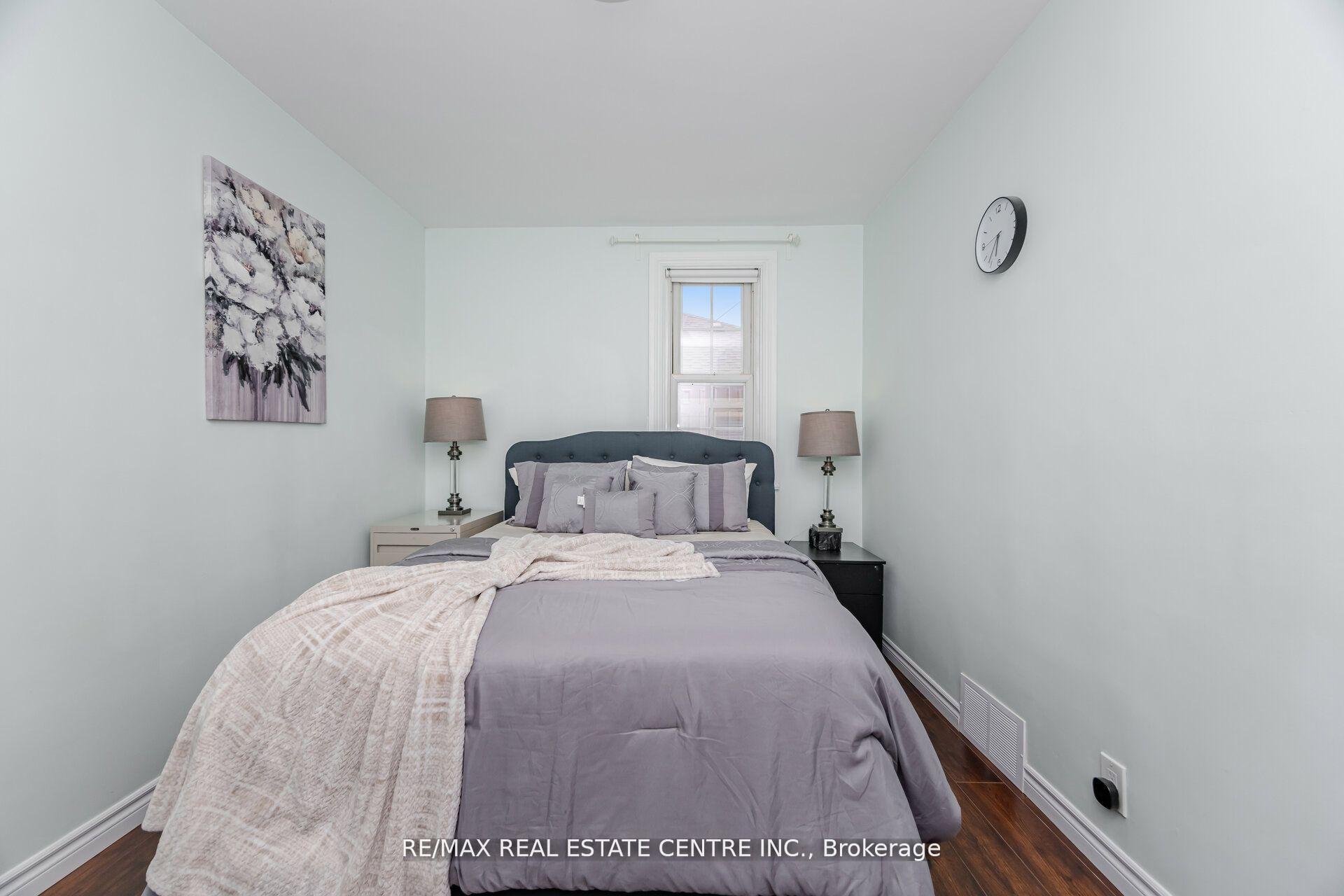 Photo 22 of 19 Seneca Drive, Kitchener — HOMEH
