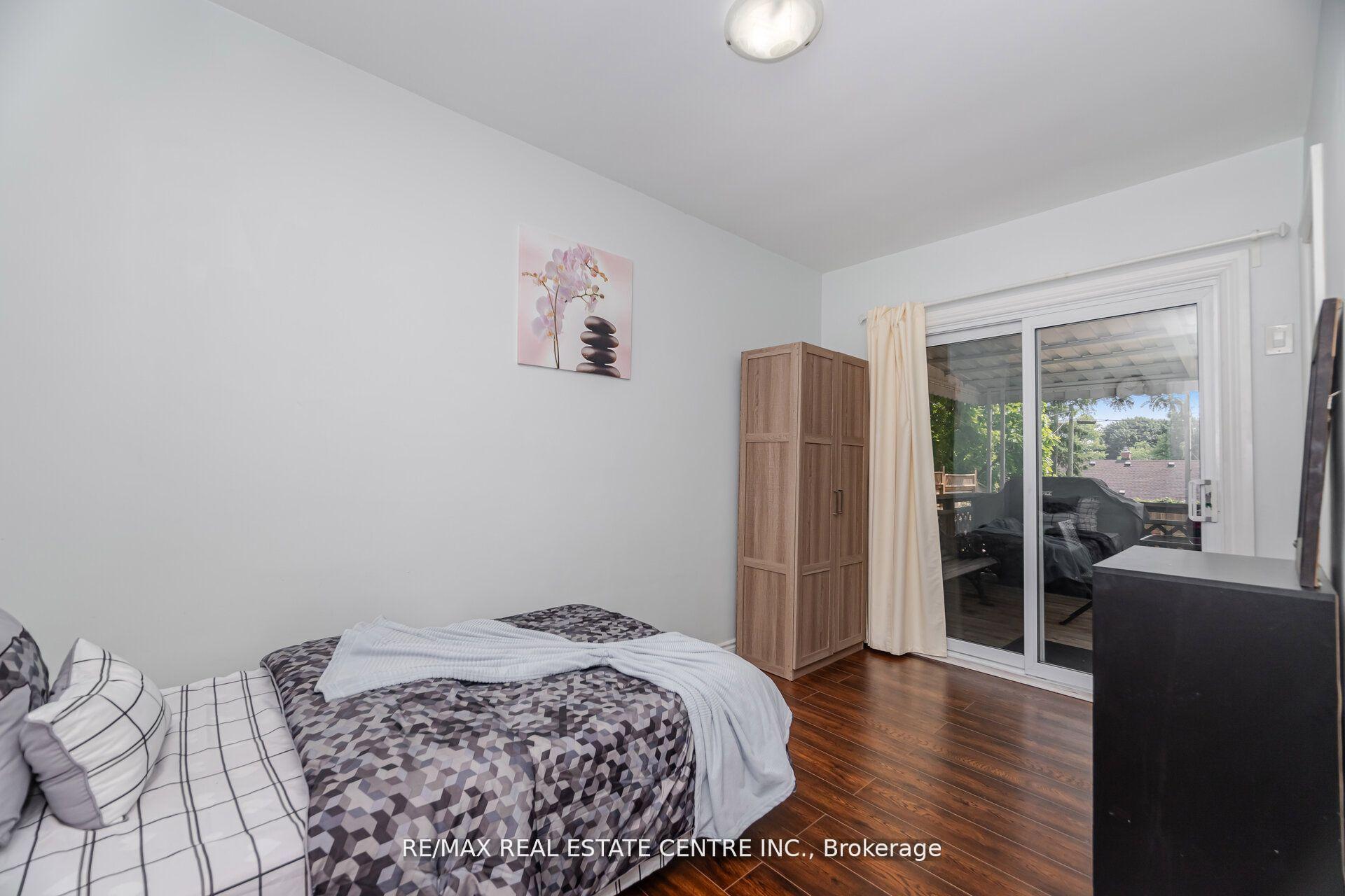 Photo 24 of 19 Seneca Drive, Kitchener — HOMEH
