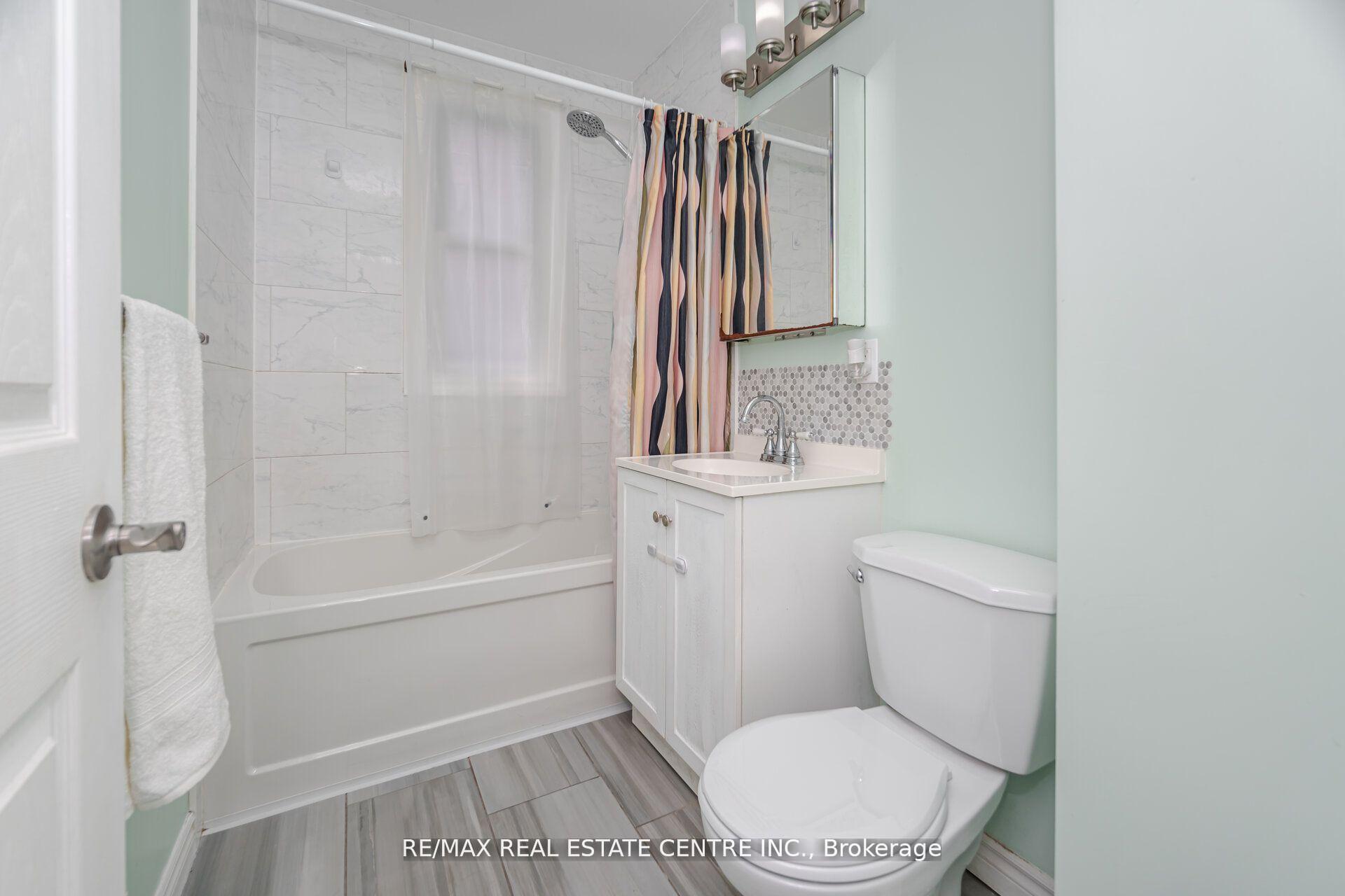 Photo 27 of 19 Seneca Drive, Kitchener — HOMEH
