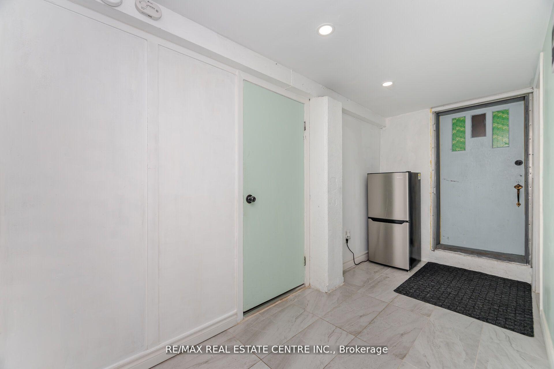 Photo 29 of 19 Seneca Drive, Kitchener — HOMEH