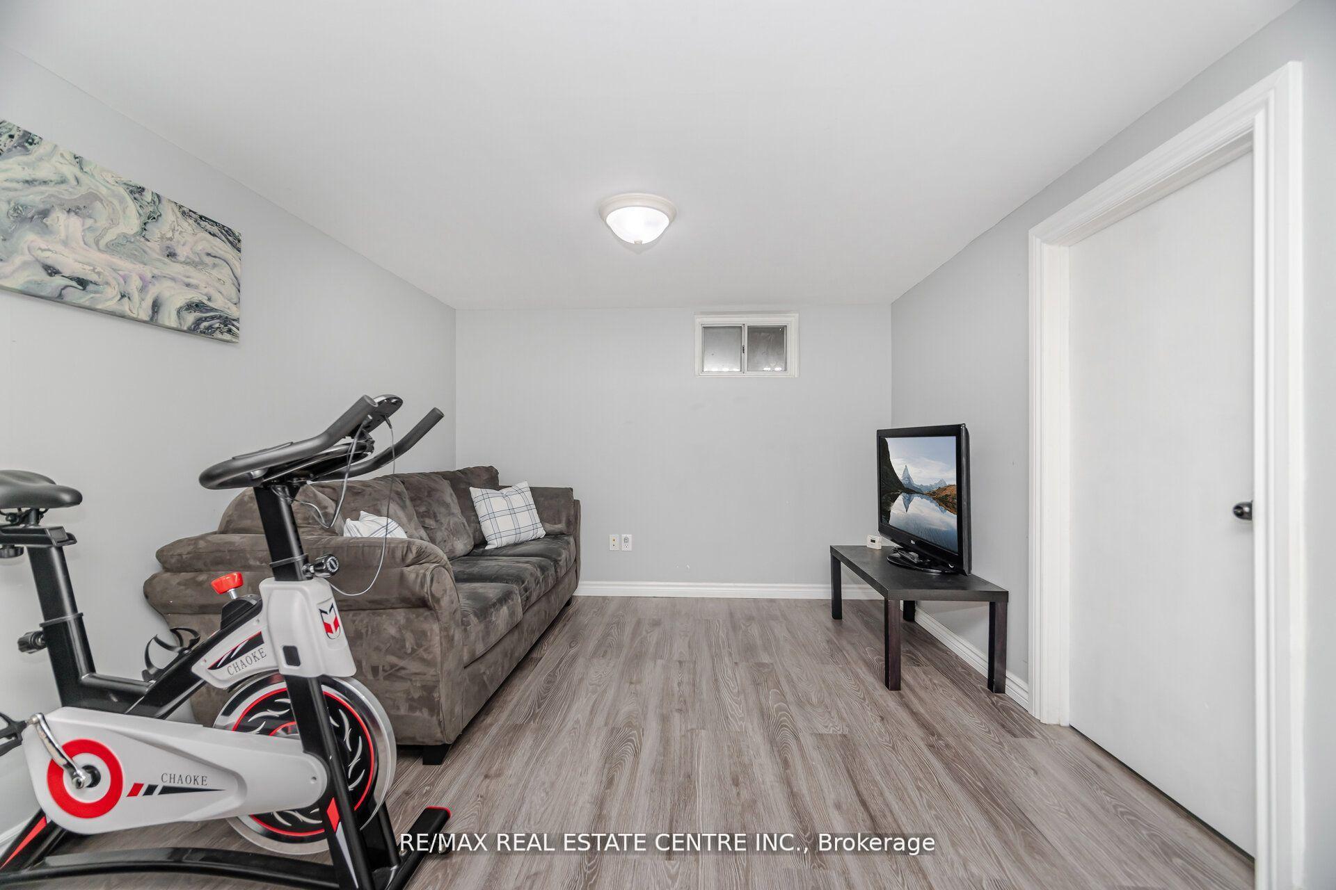 Photo 31 of 19 Seneca Drive, Kitchener — HOMEH