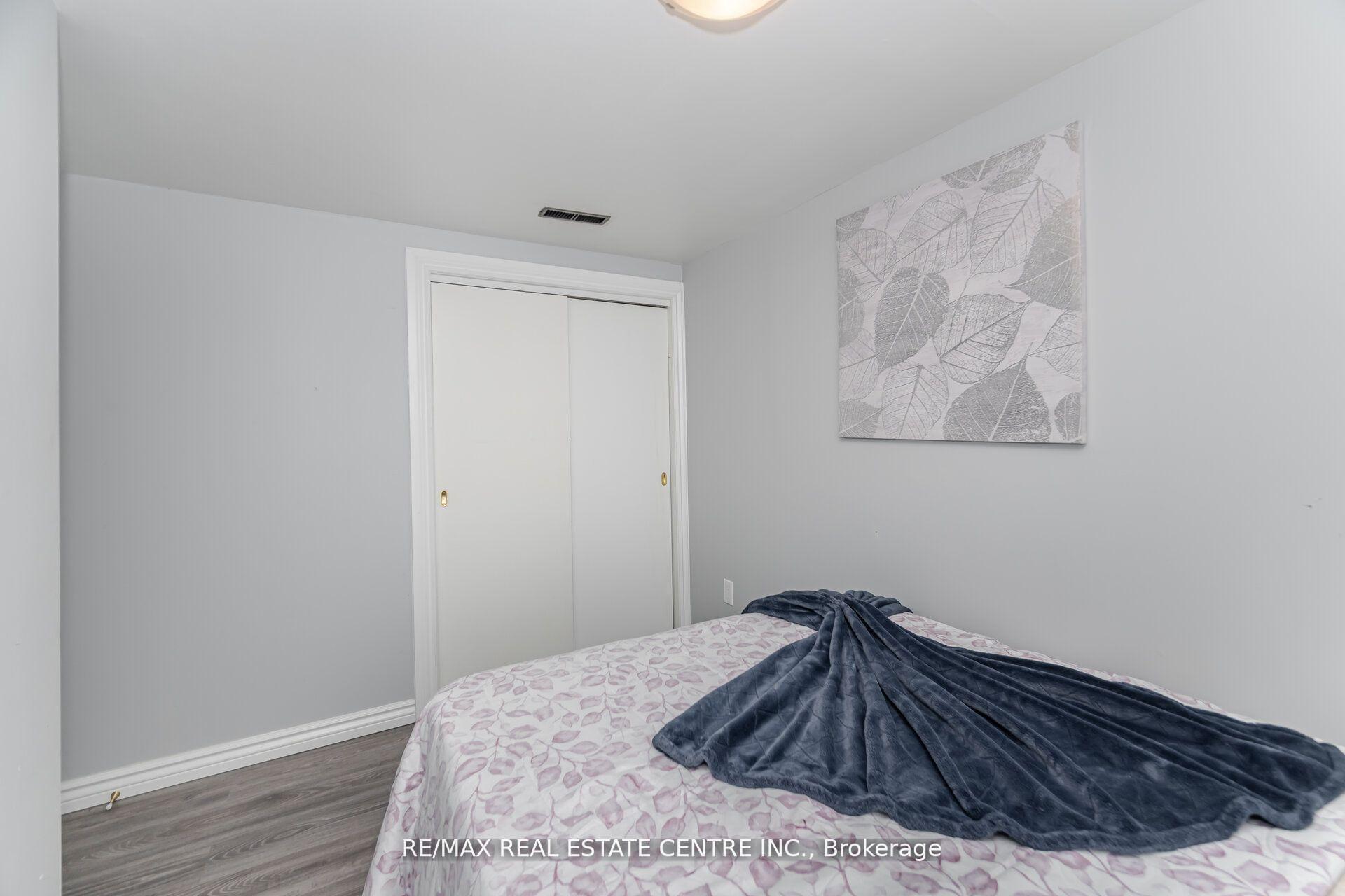 Photo 37 of 19 Seneca Drive, Kitchener — HOMEH
