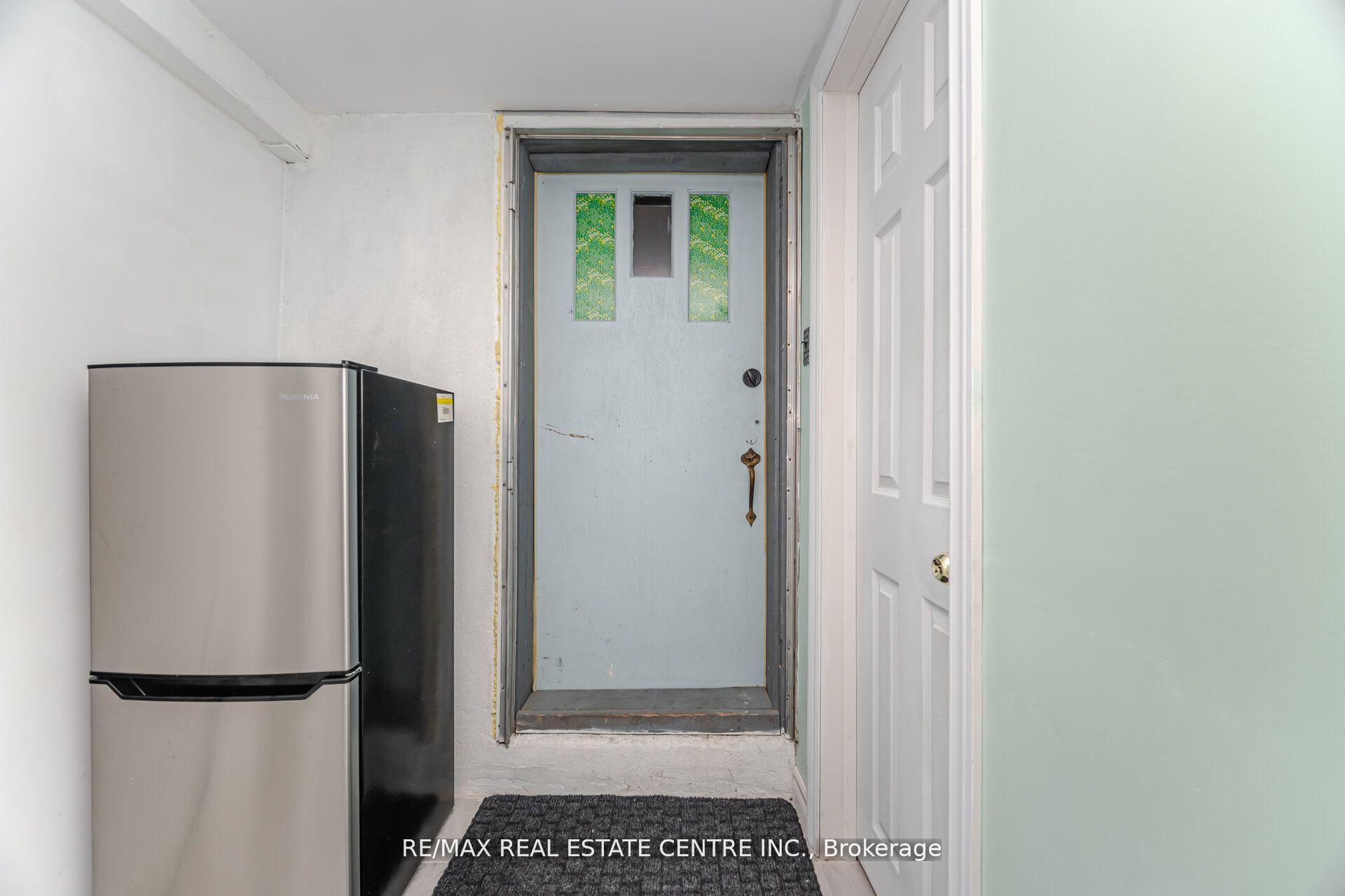 Photo 41 of 19 Seneca Drive, Kitchener — HOMEH