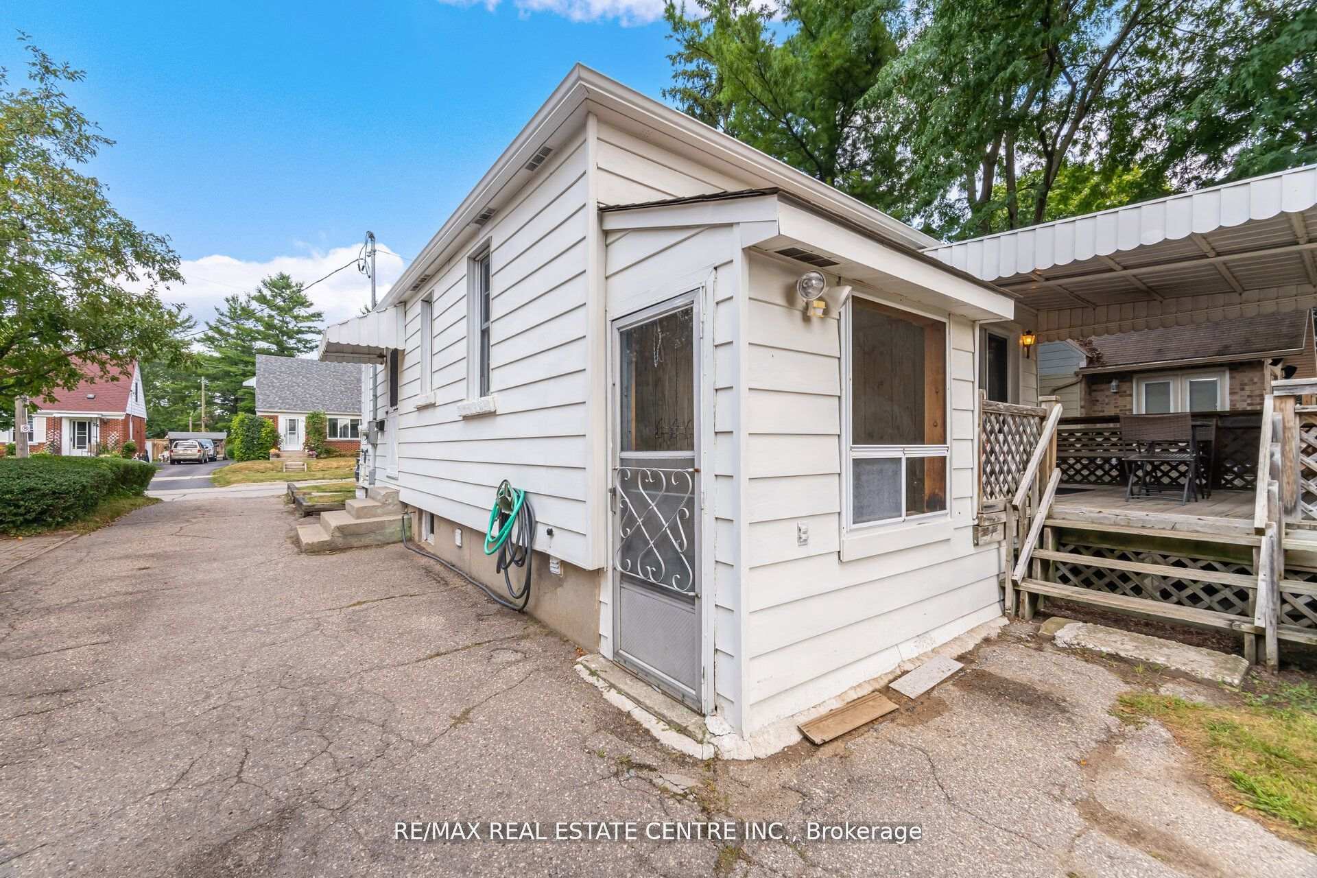 Photo 44 of 19 Seneca Drive, Kitchener — HOMEH