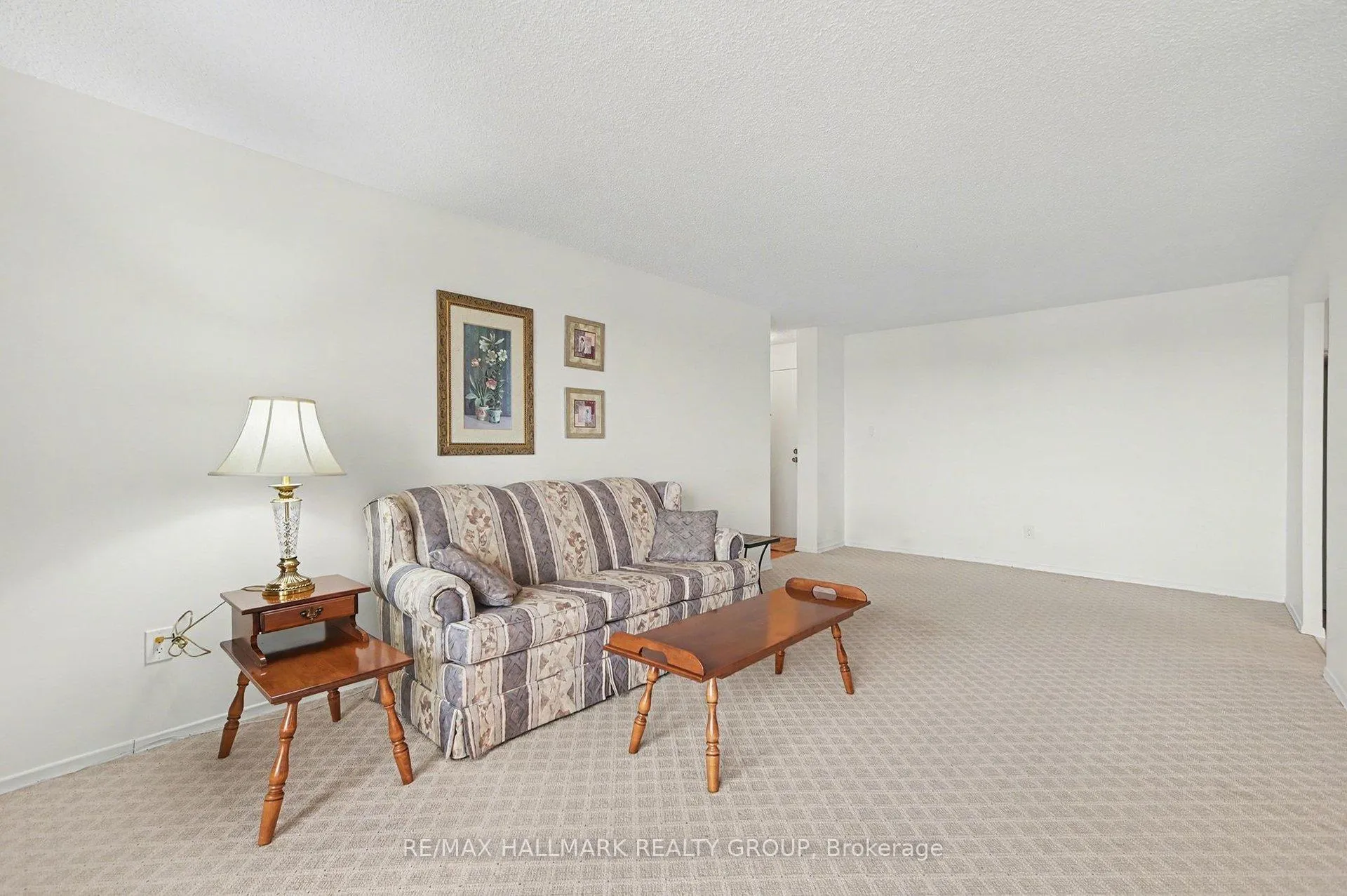 Photo 5 of Unit 1402, 665 Bathgate Drive, Ottawa, Carson Meadows — HOMEH