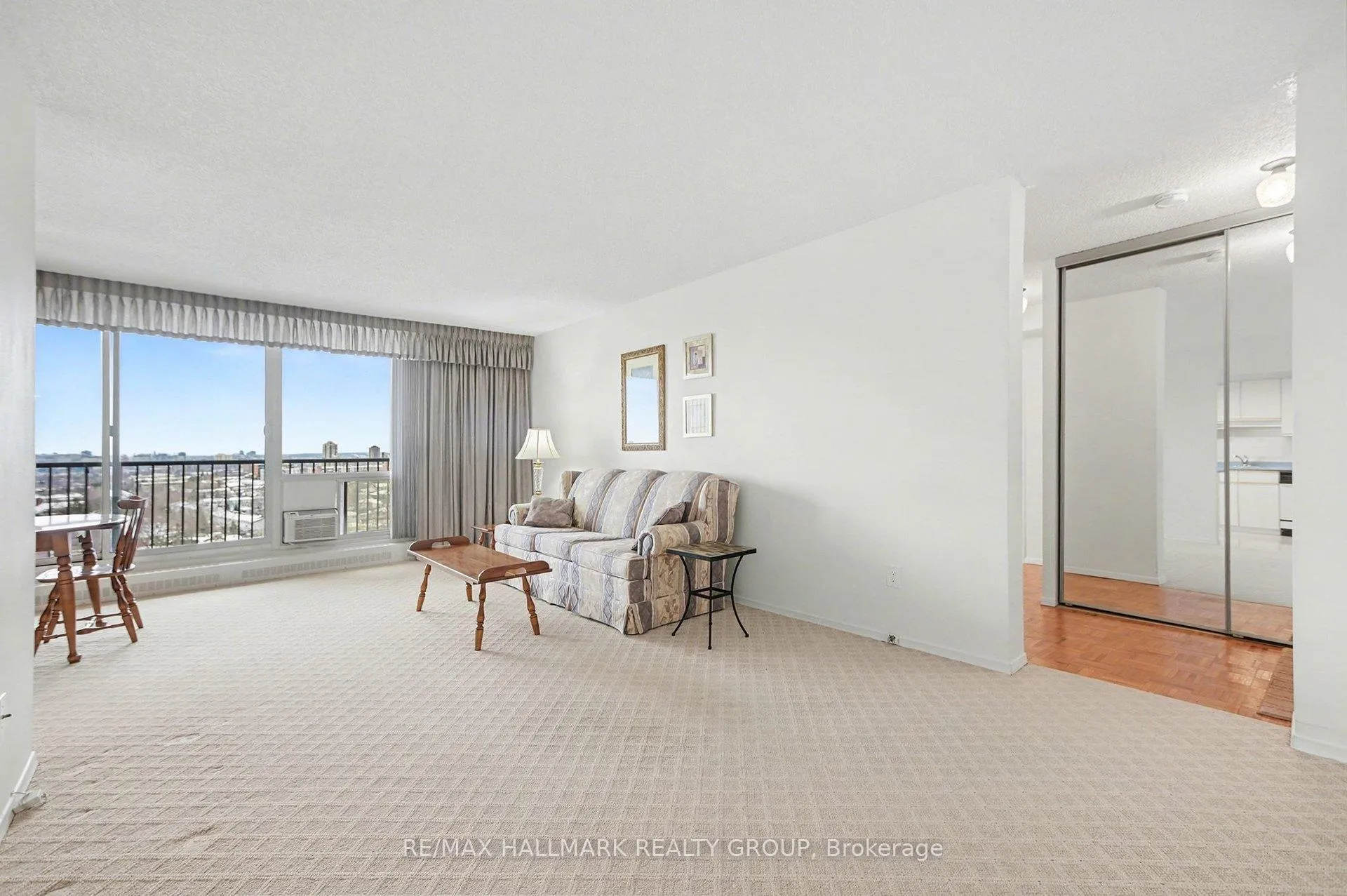 Photo 6 of Unit 1402, 665 Bathgate Drive, Ottawa, Carson Meadows — HOMEH