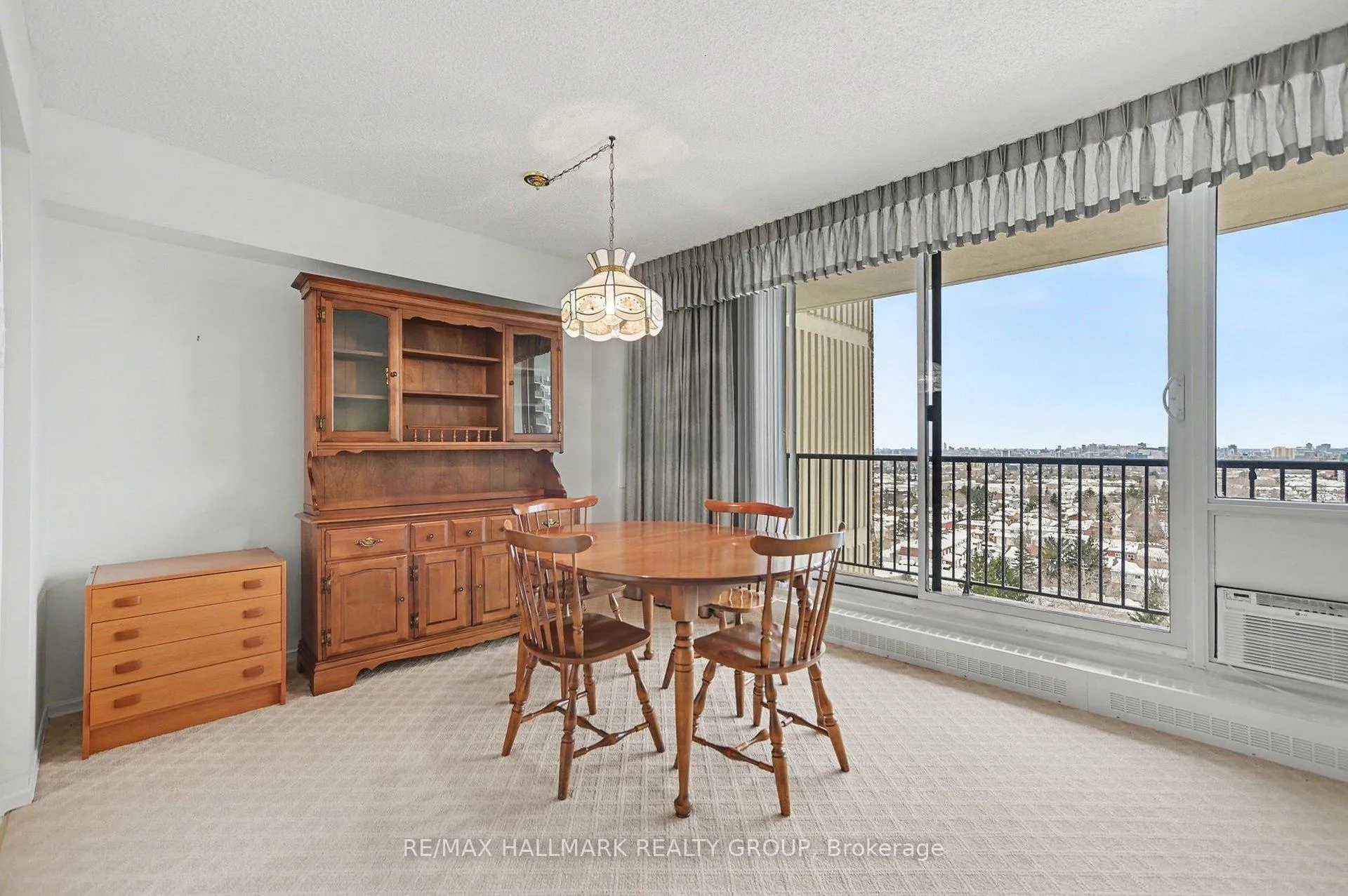 Photo 9 of Unit 1402, 665 Bathgate Drive, Ottawa, Carson Meadows — HOMEH