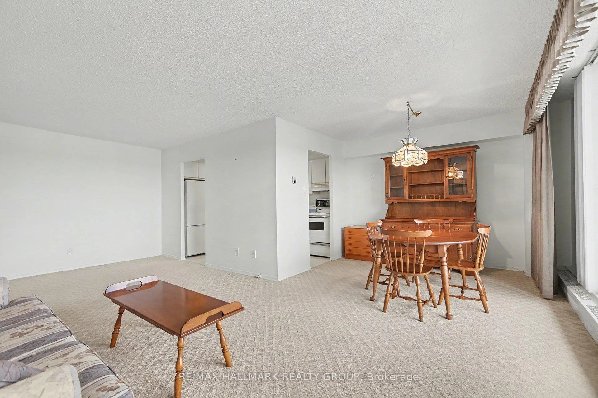 Photo 11 of Unit 1402, 665 Bathgate Drive, Ottawa, Carson Meadows — HOMEH