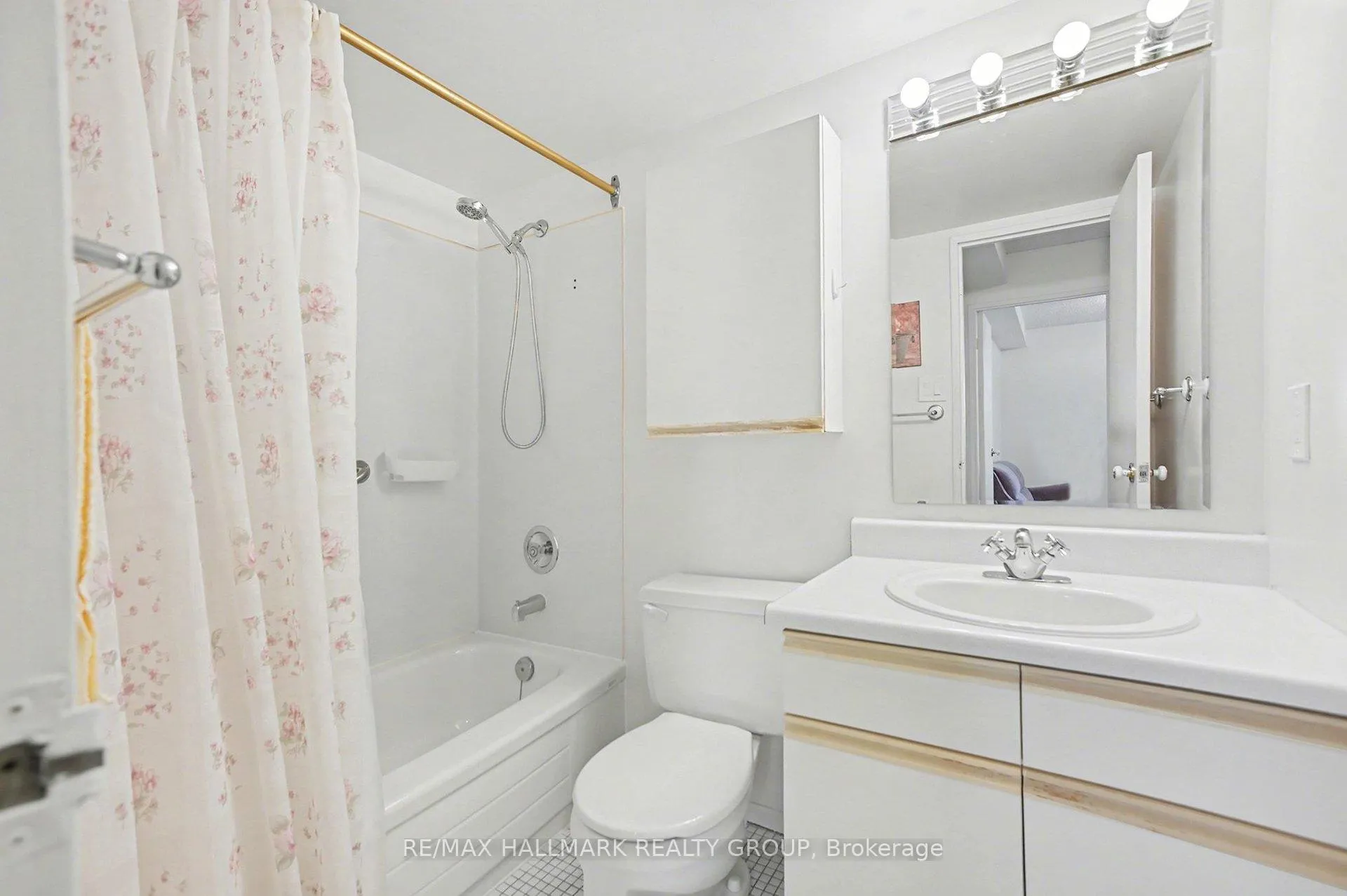 Photo 22 of Unit 1402, 665 Bathgate Drive, Ottawa, Carson Meadows — HOMEH