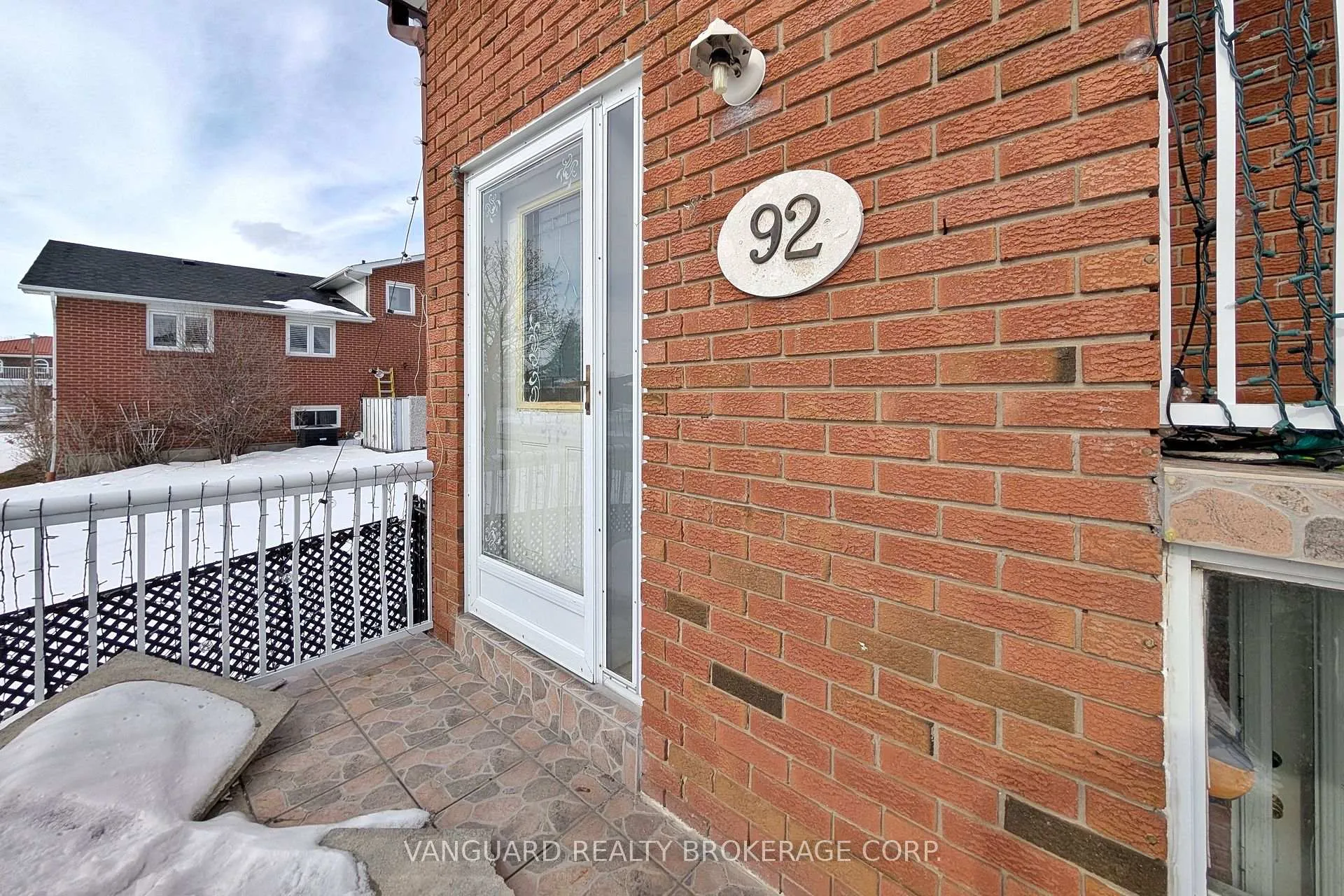 Photo 6 of 92 Skelton Boulevard, Brampton, Brampton North — HOMEH