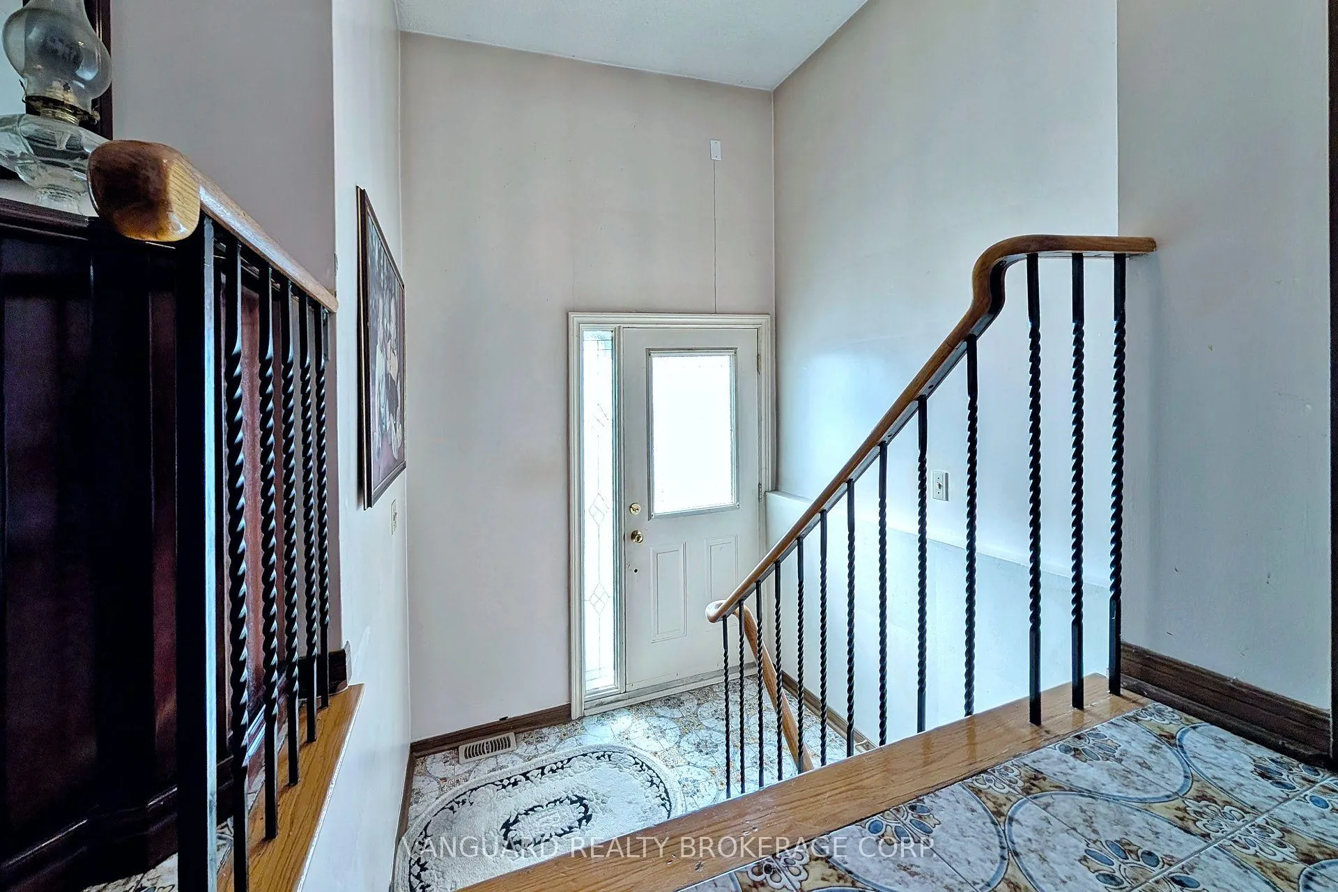 Photo 7 of 92 Skelton Boulevard, Brampton, Brampton North — HOMEH