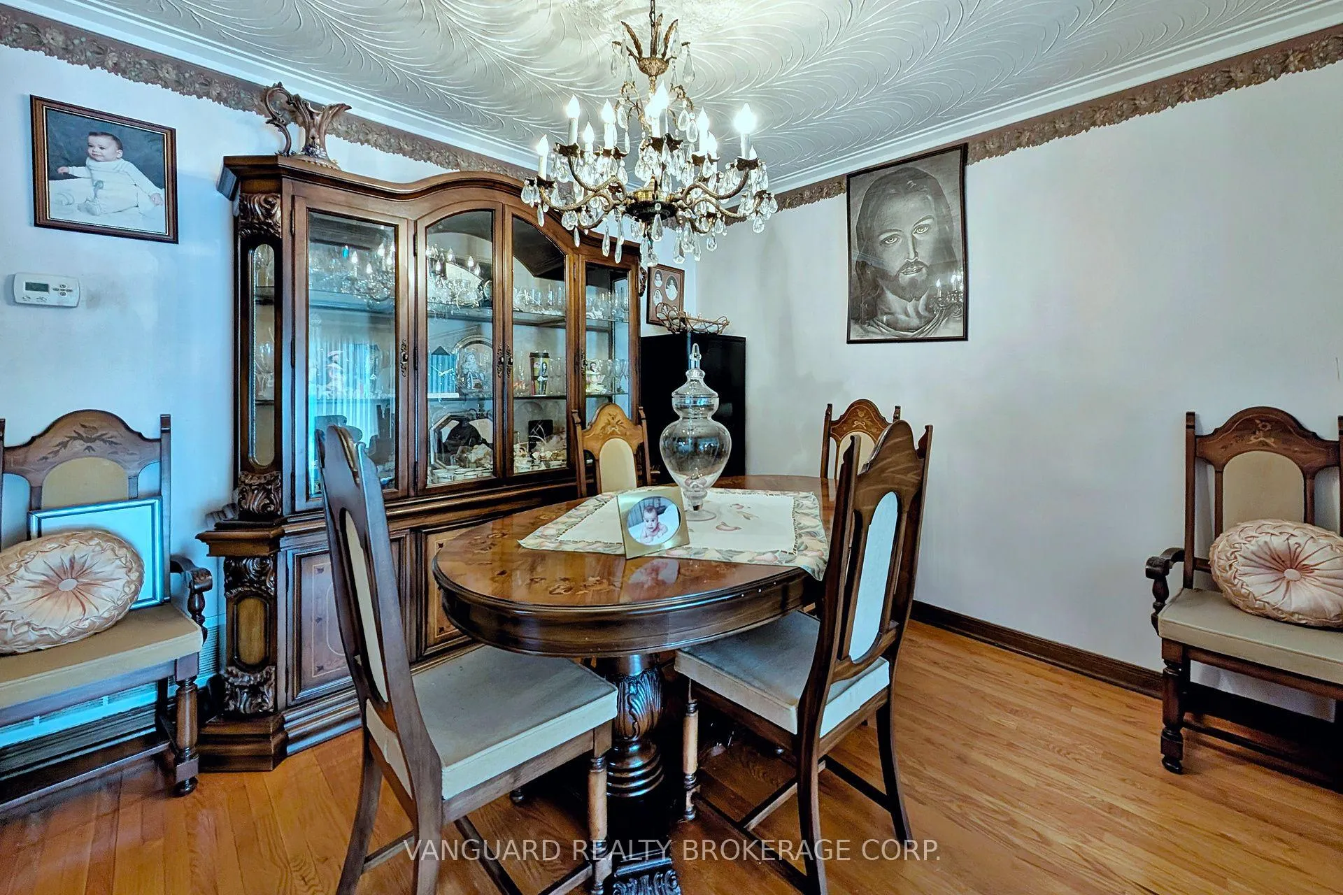 Photo 12 of 92 Skelton Boulevard, Brampton, Brampton North — HOMEH