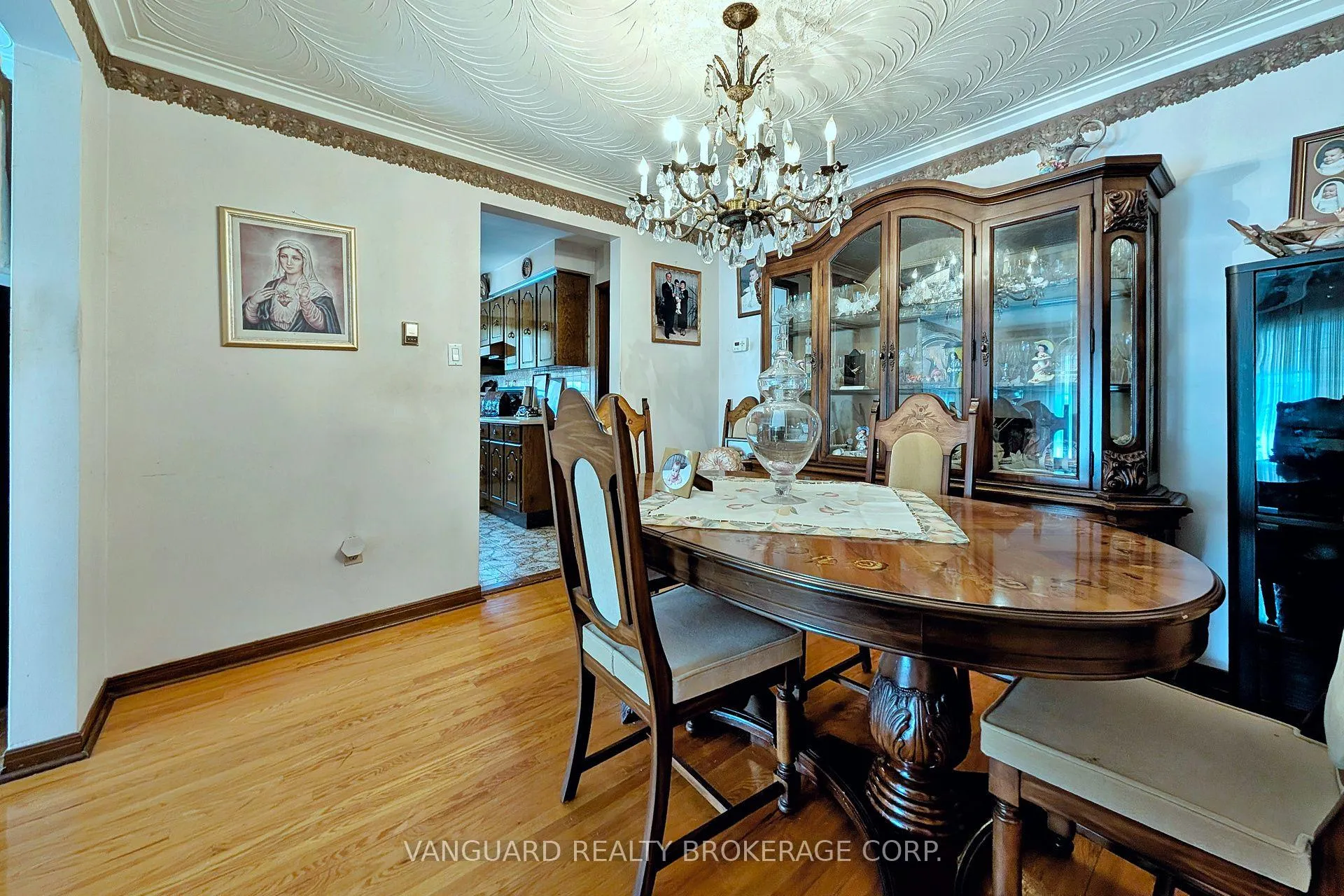 Photo 13 of 92 Skelton Boulevard, Brampton, Brampton North — HOMEH