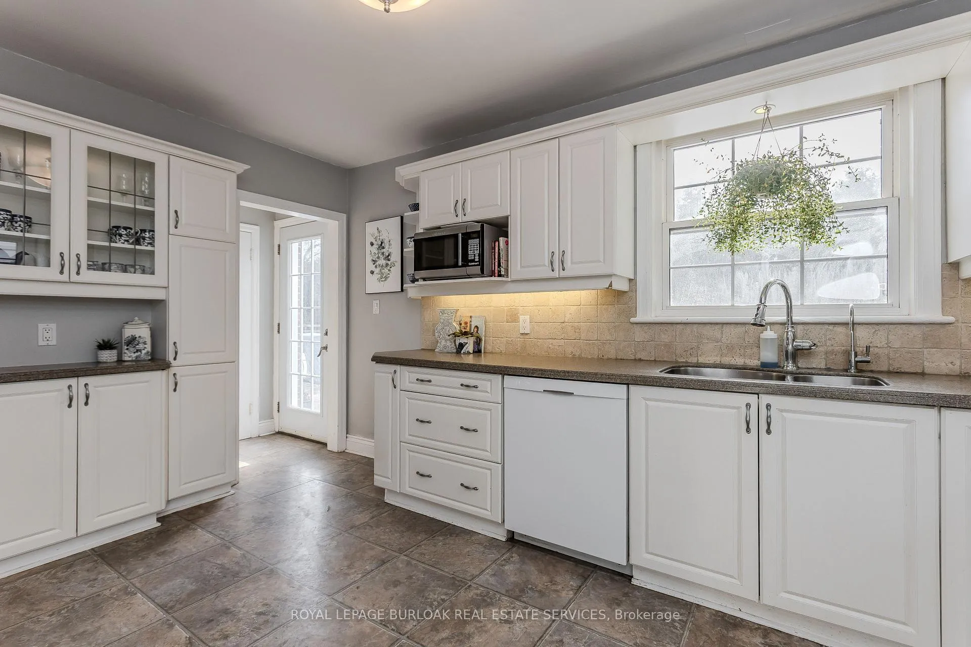 Photo 13 of 288 Townsend Avenue, Burlington, LaSalle — HOMEH